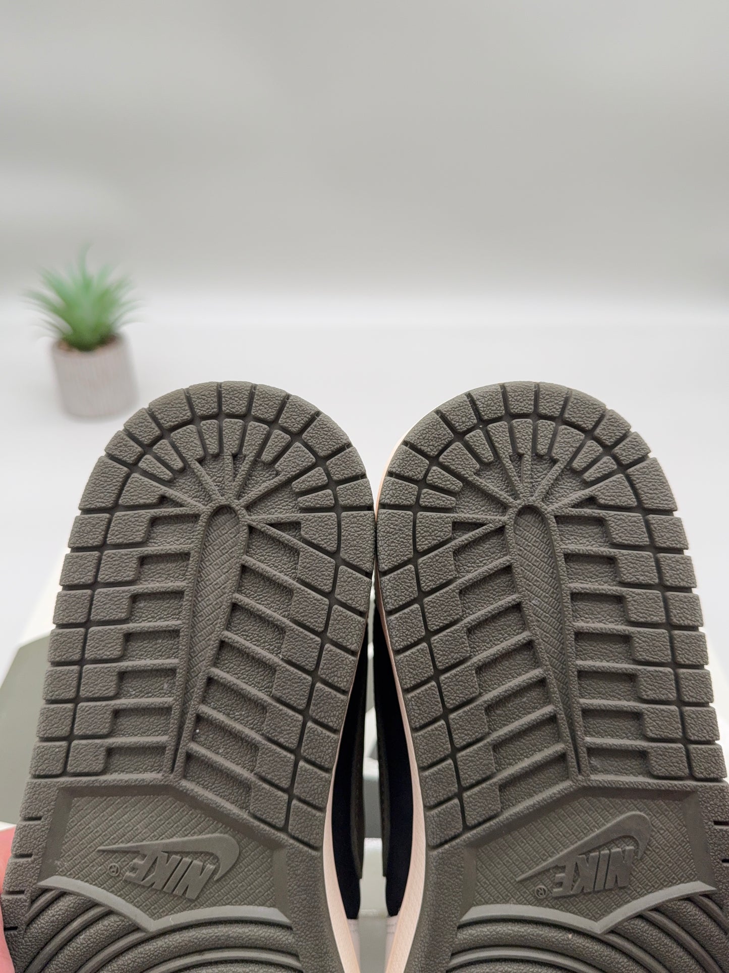 Jordan 1 Low Travis Scott Olive