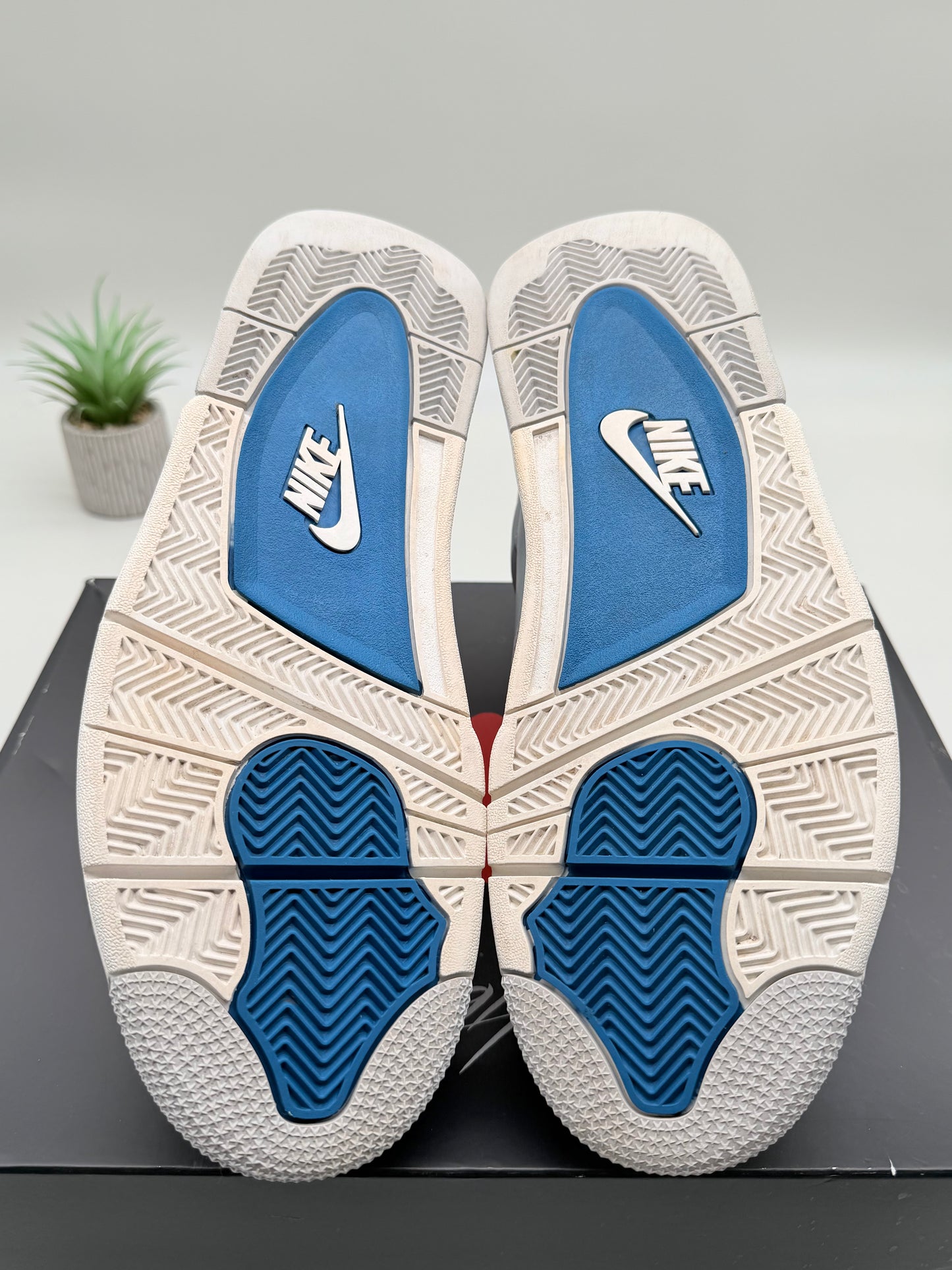 Jordan 4 Military Blue
