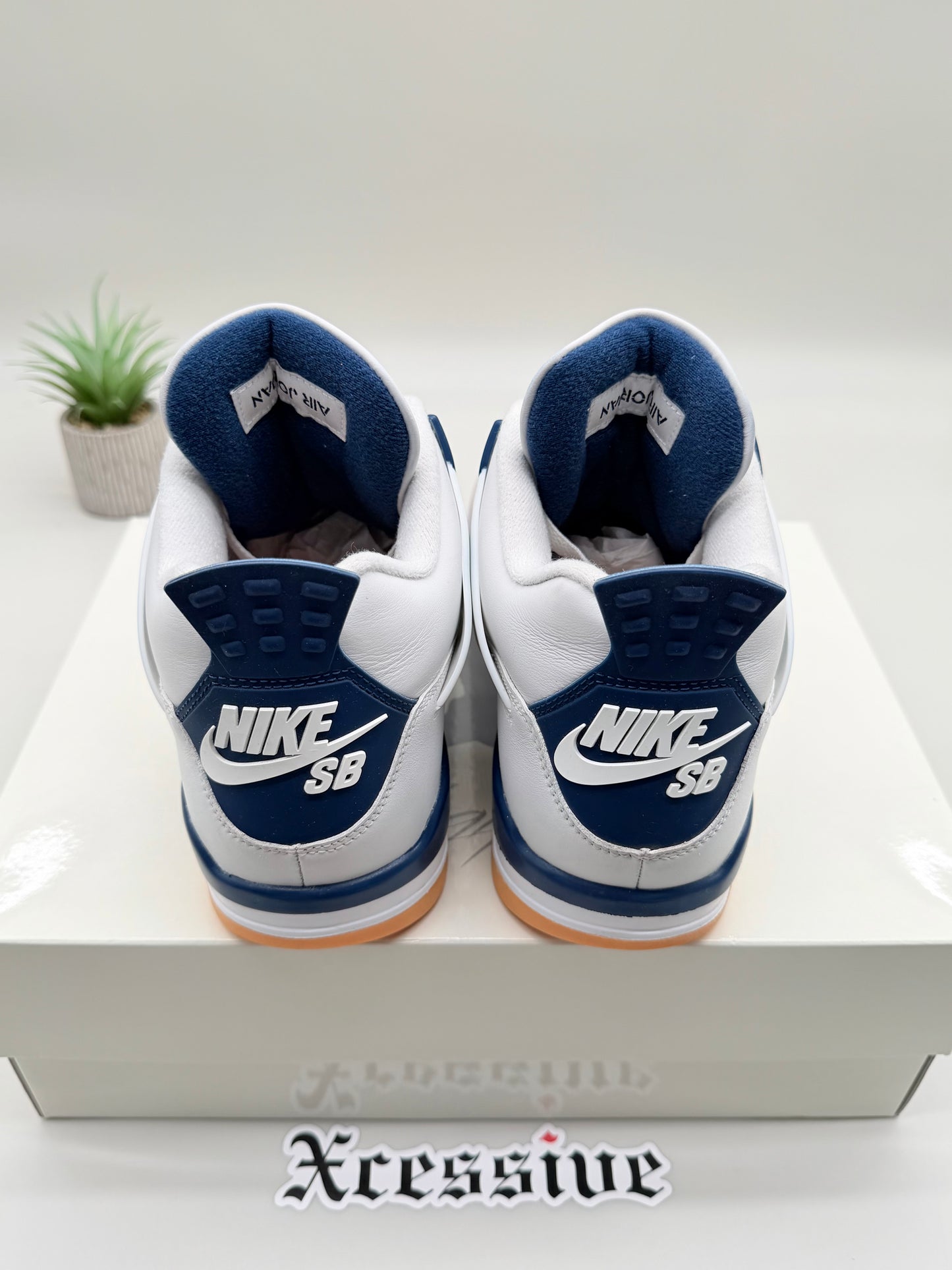 Jordan 4 SB Navy