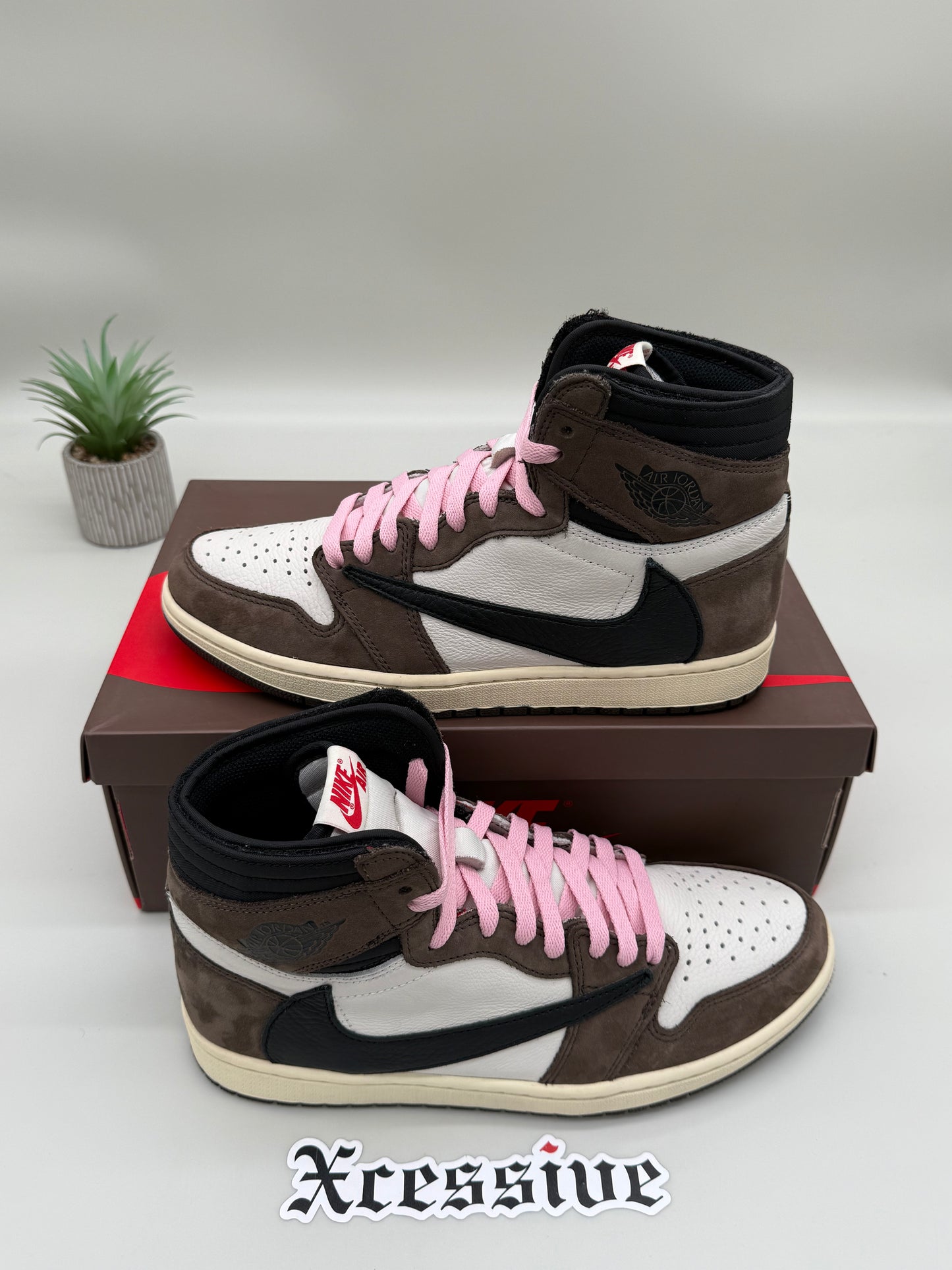 Jordan 1 Travis Scott Mocha