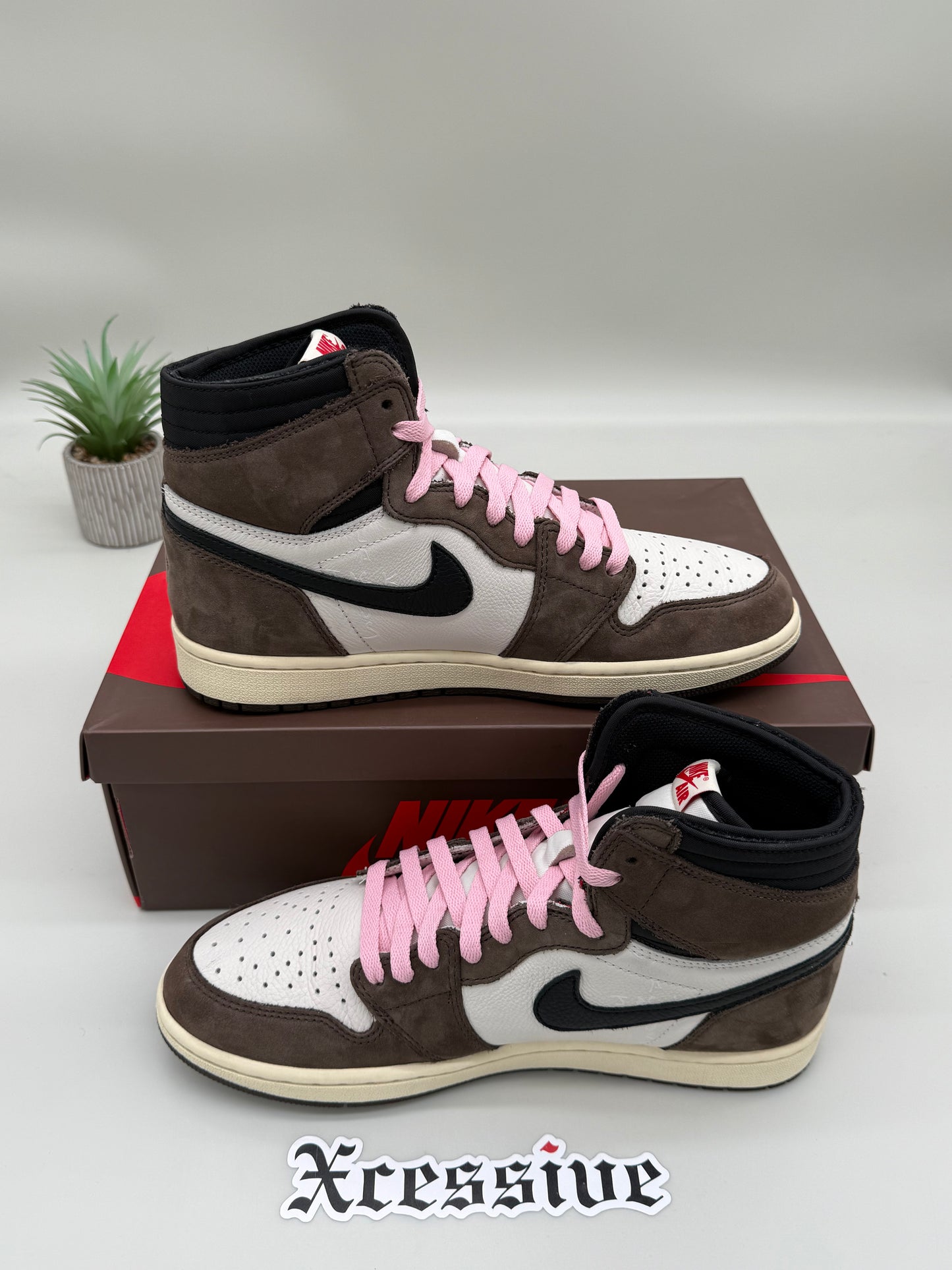 Jordan 1 Travis Scott Mocha