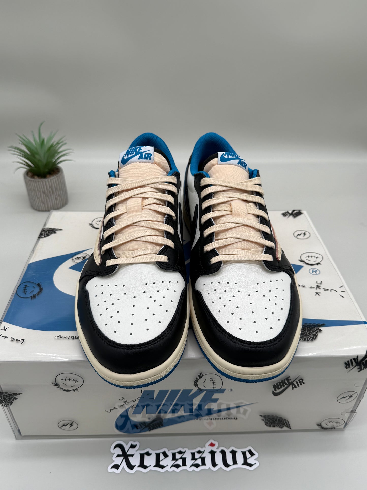 Jordan 1 Low Travis Scott Fragment