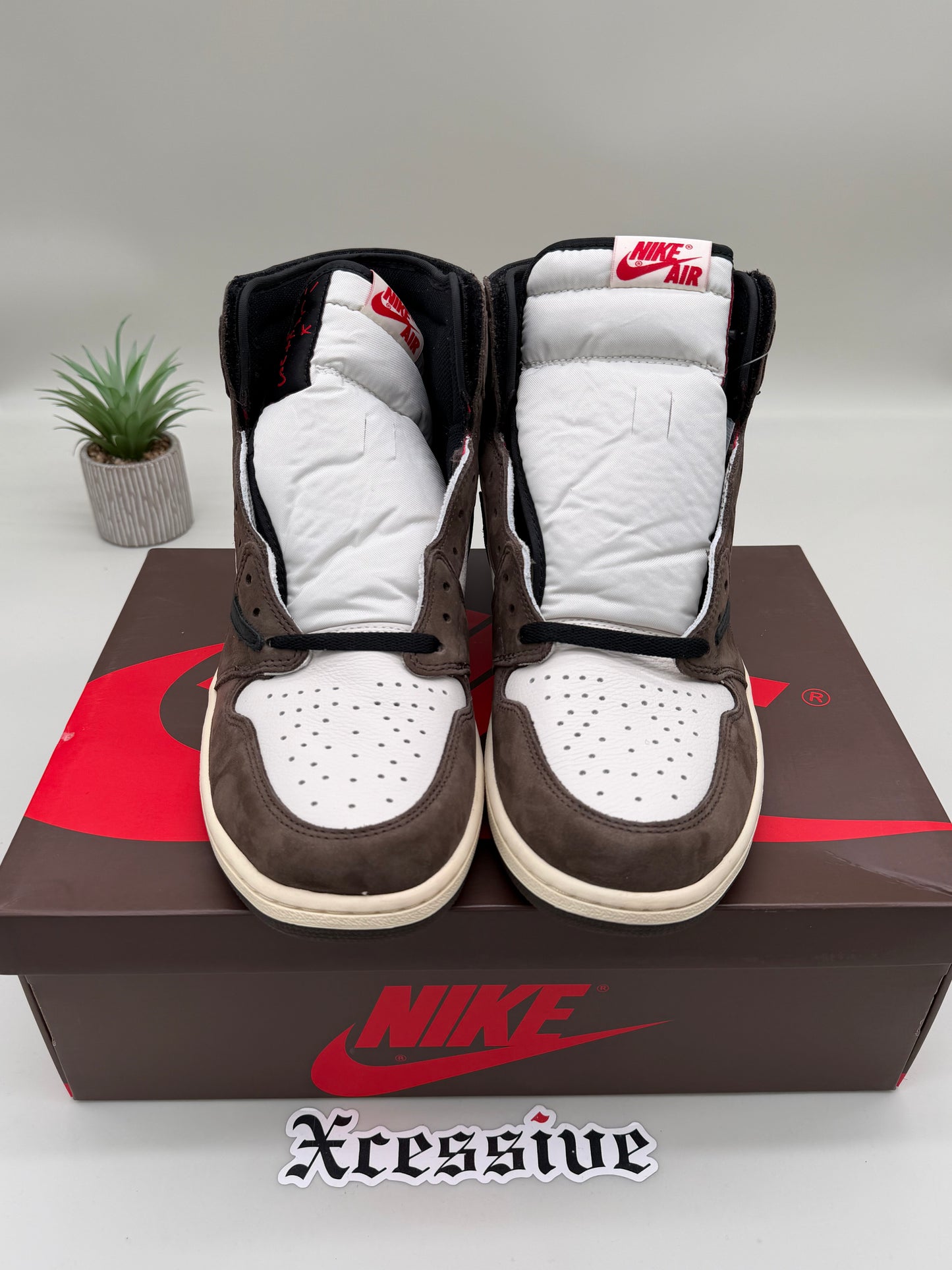 Jordan 1 Travis Scott Mocha