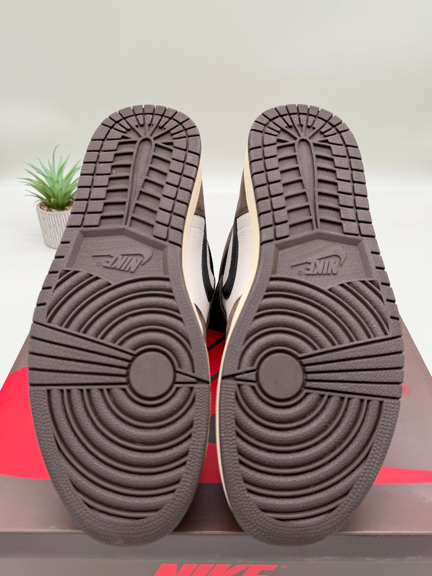 Jordan 1 Travis Scott Mocha