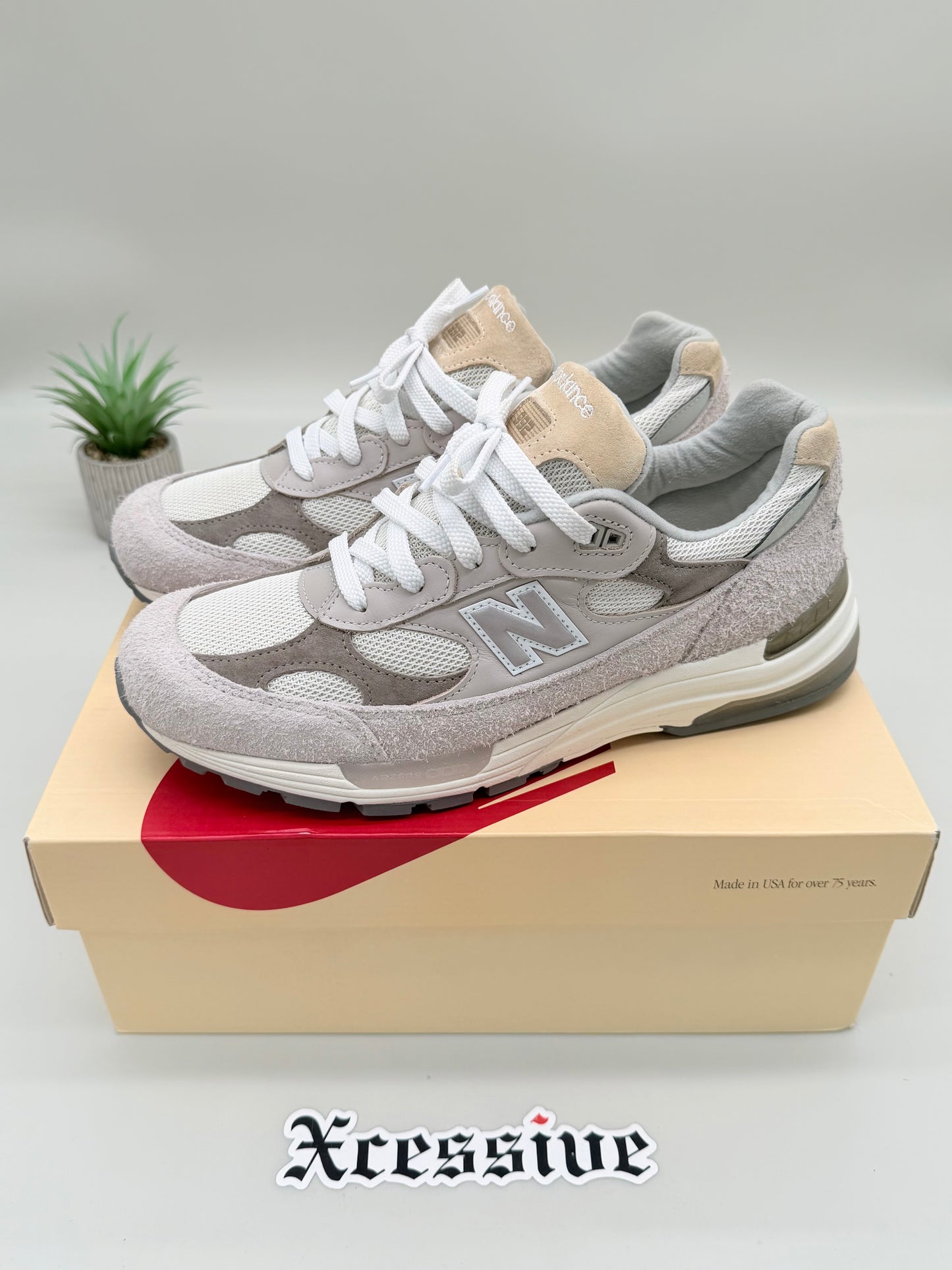 New Balance 992 Mushroom