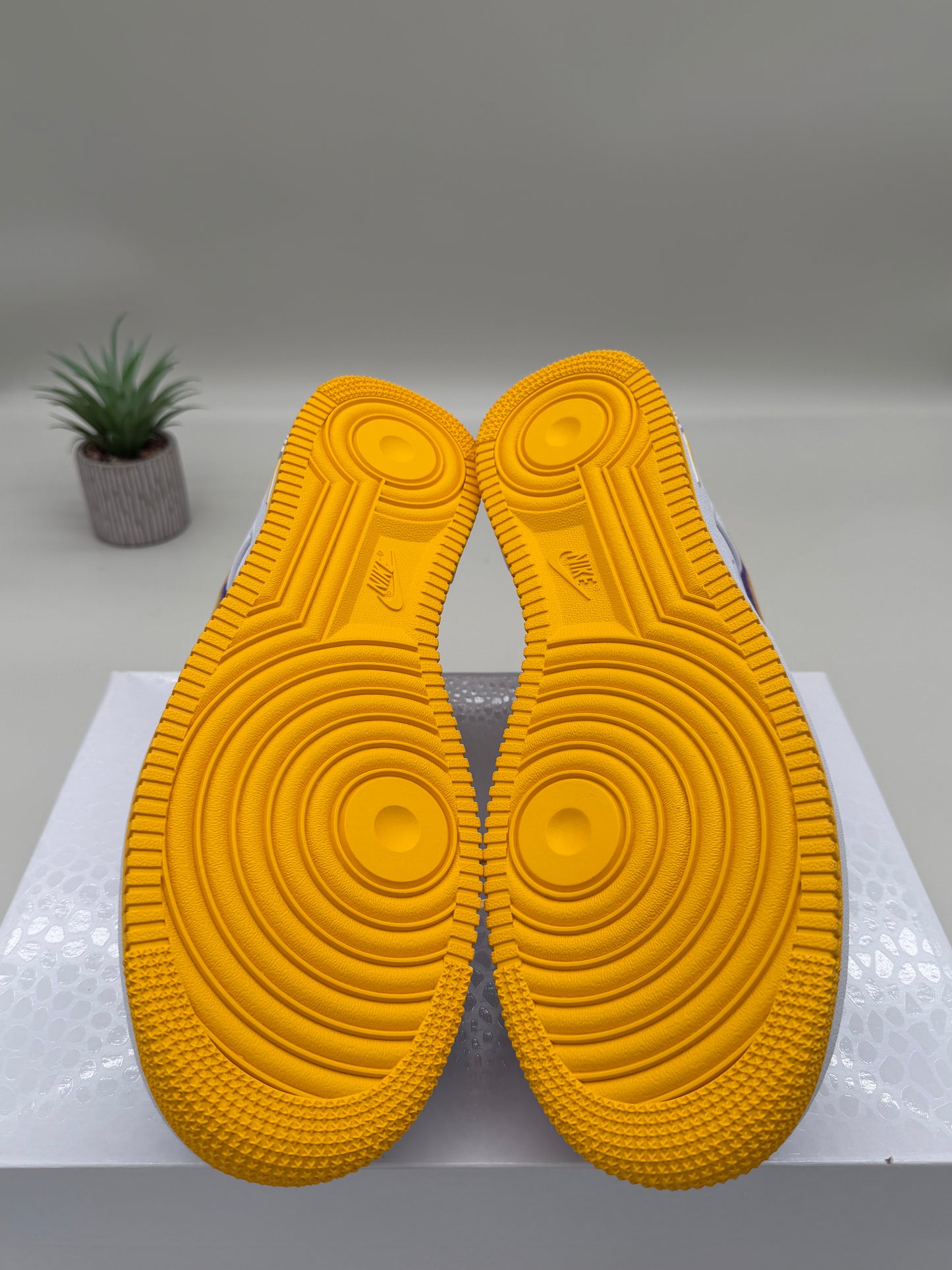 Nike Air Force 1 Kobe Lakers Home