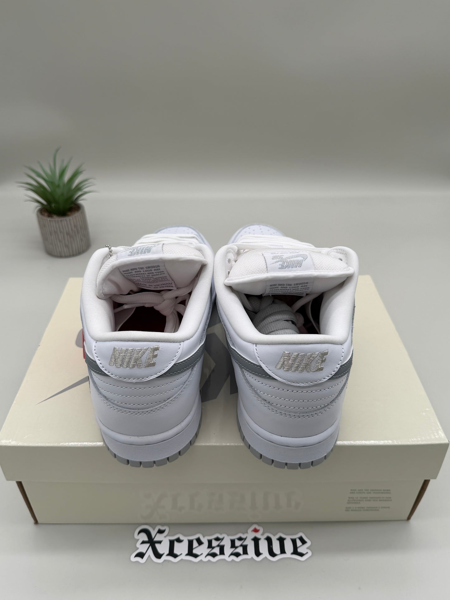 Nike SB Dunk Low Supreme White