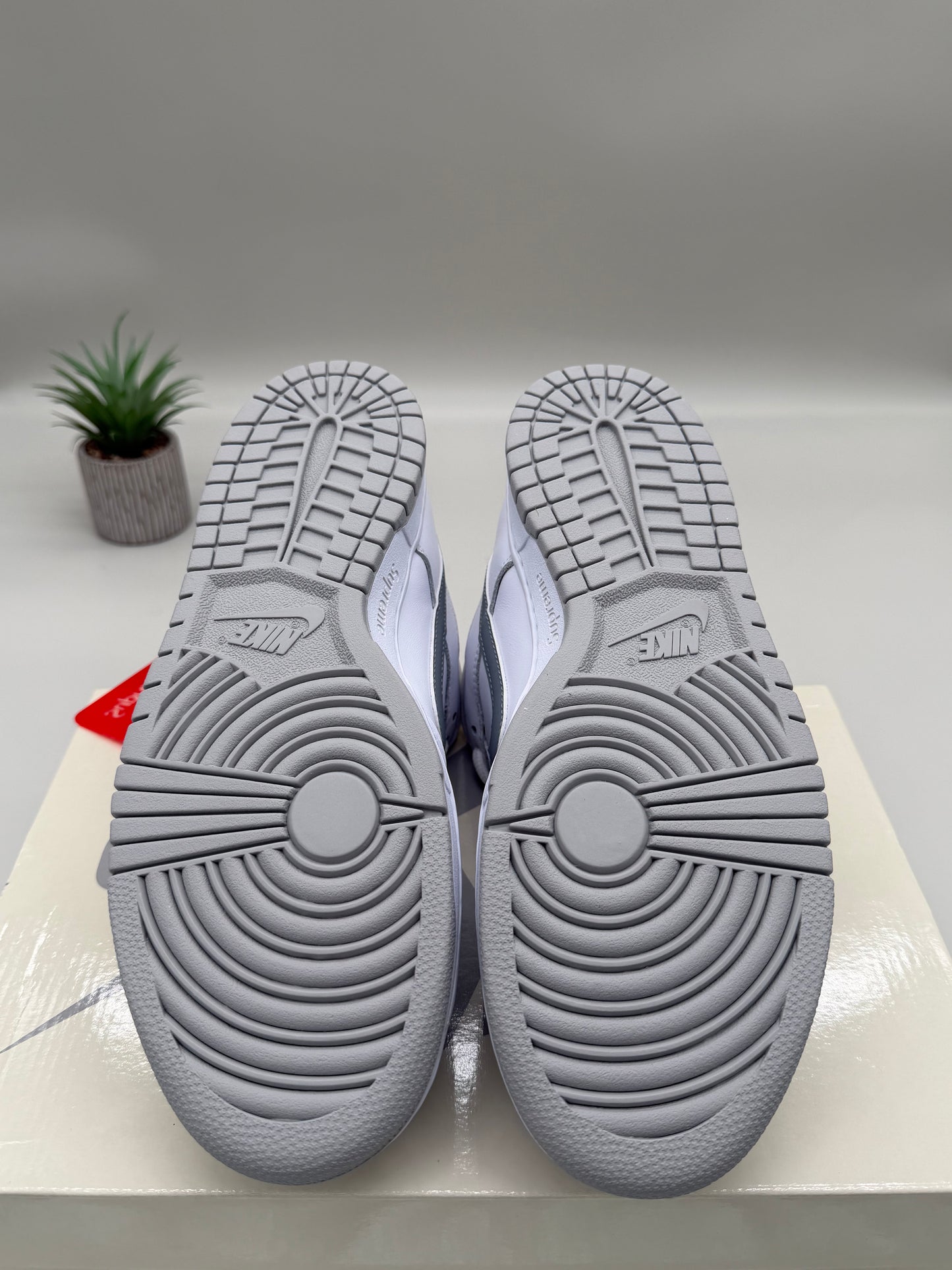 Nike SB Dunk Low Supreme White