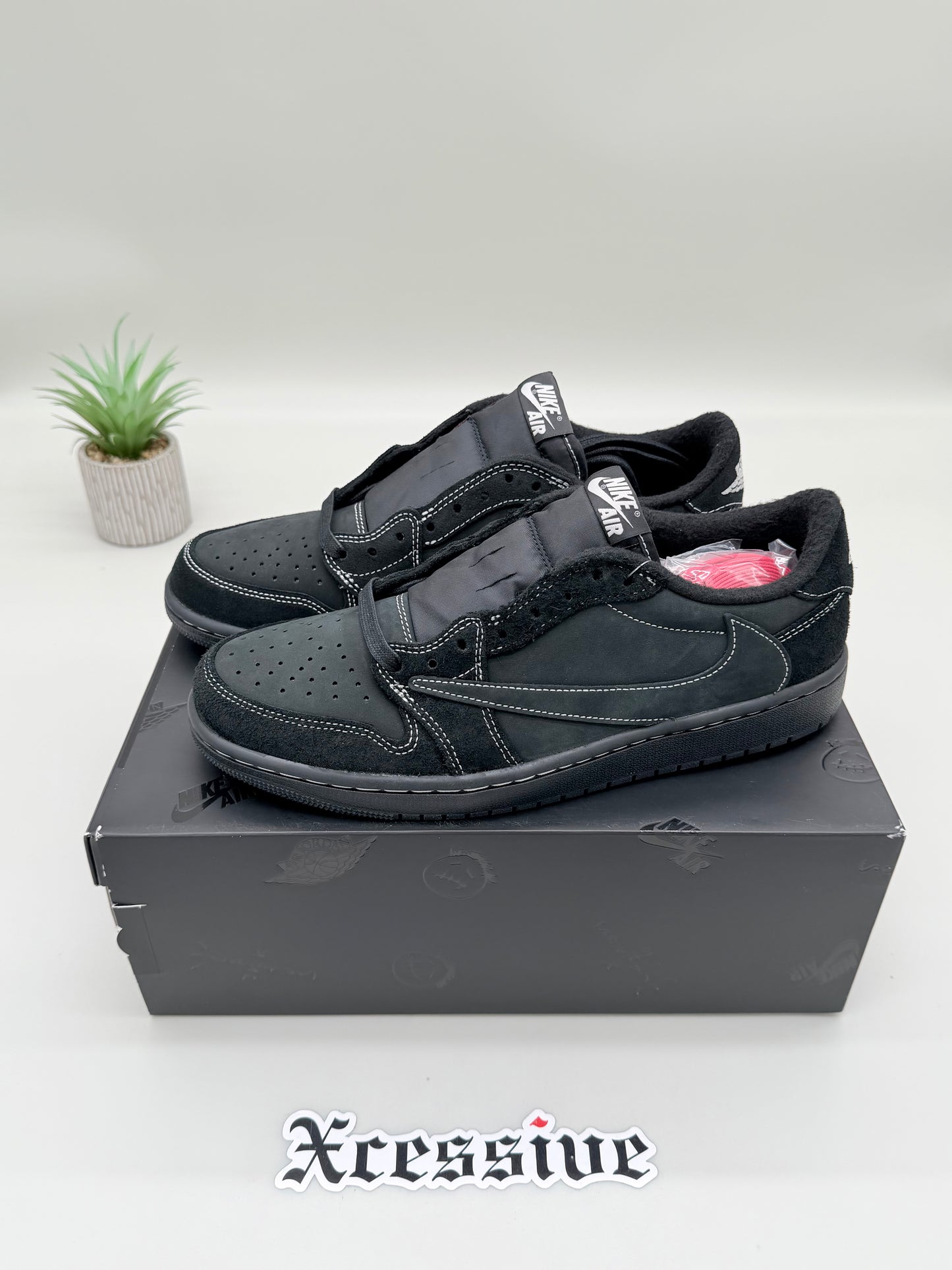 Jordan 1 Low Travis Scott Phantom