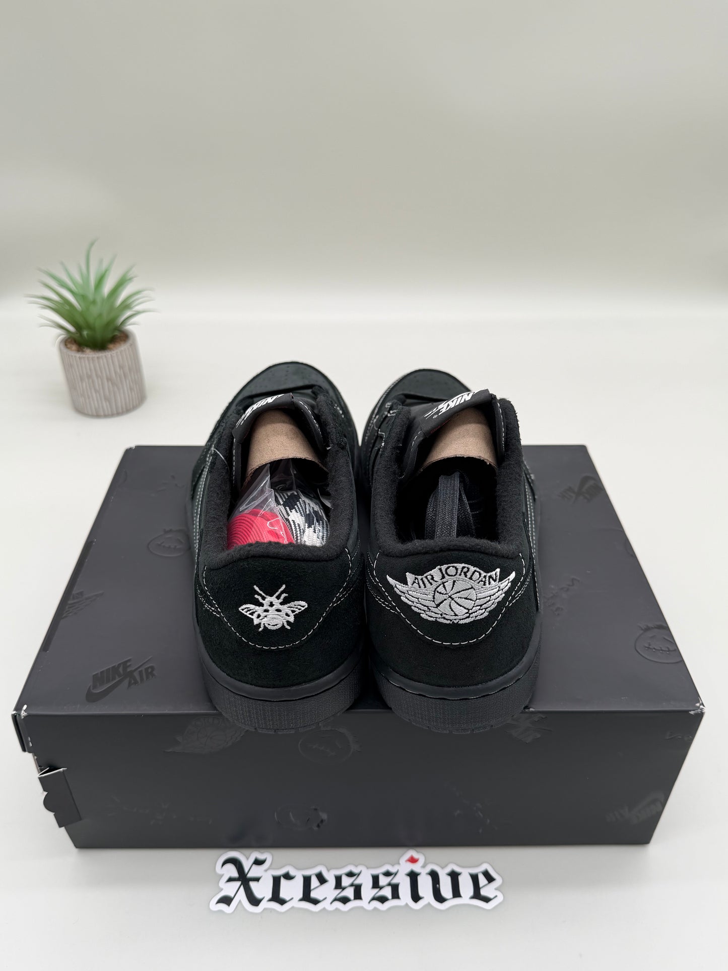 Jordan 1 Low Travis Scott Phantom