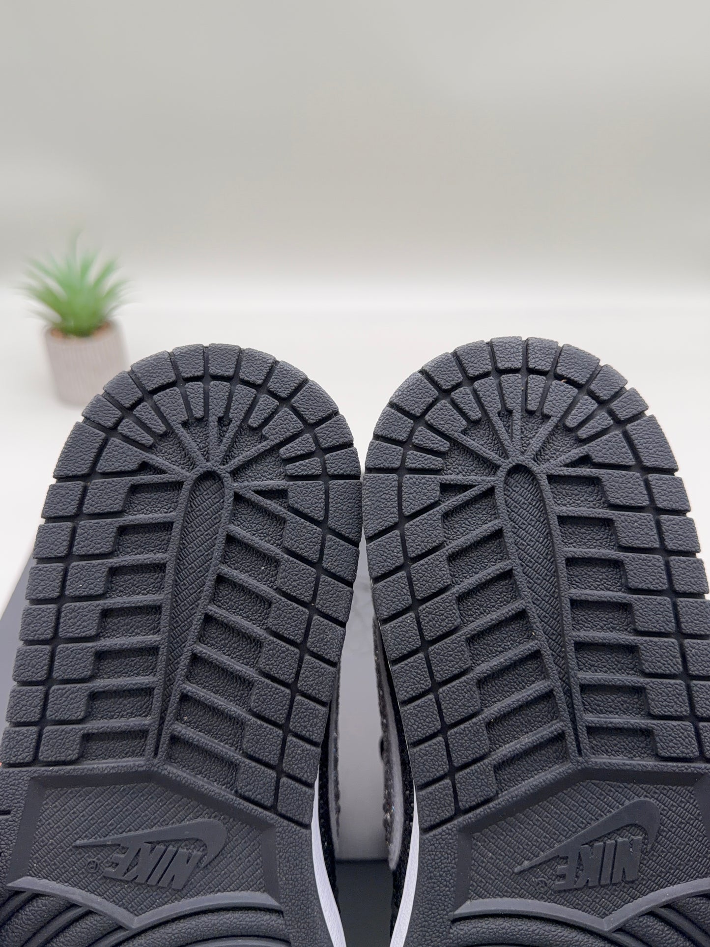 Jordan 1 Low Swarovski