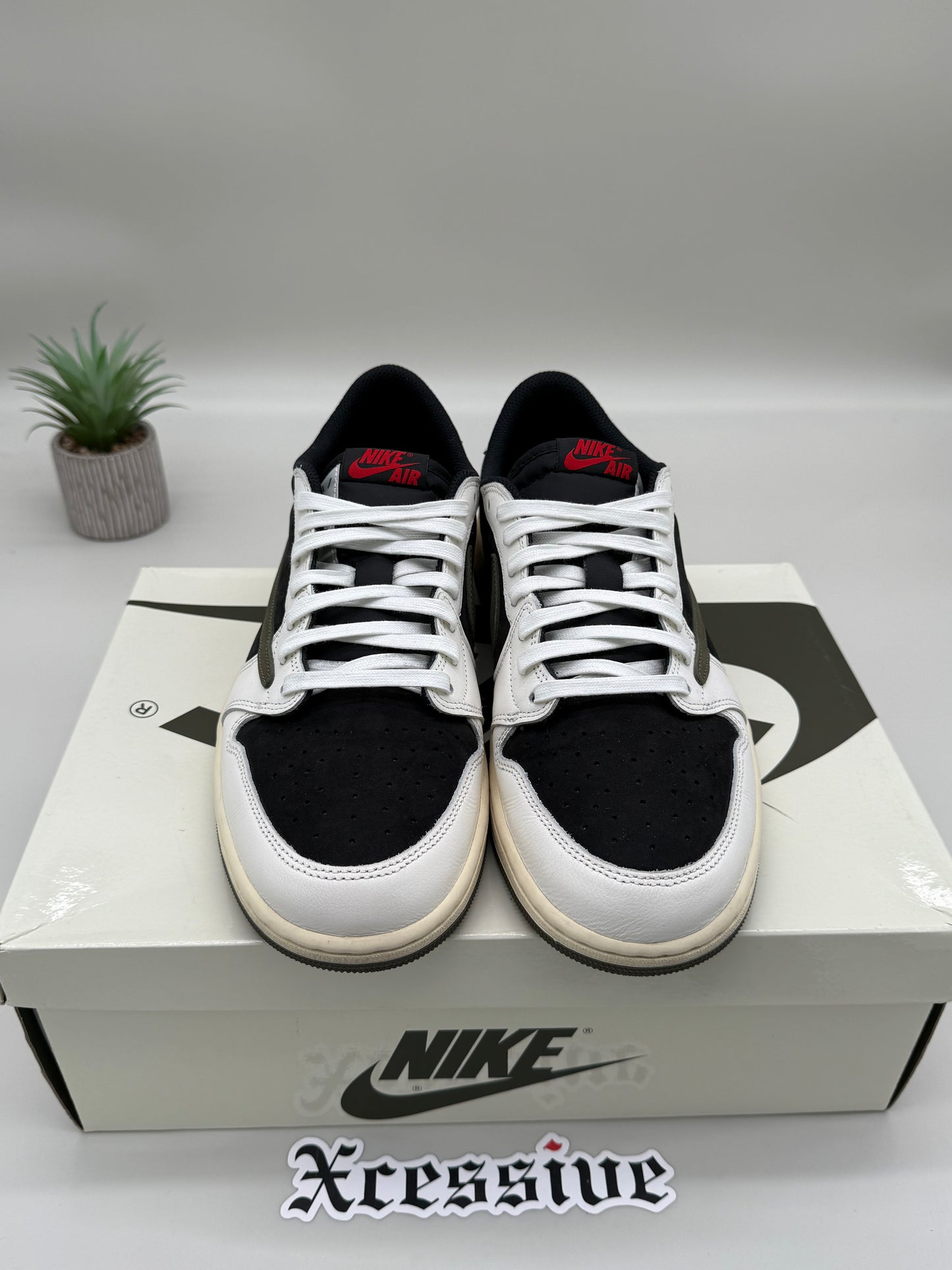 Jordan 1 Low Travis Scott Olive