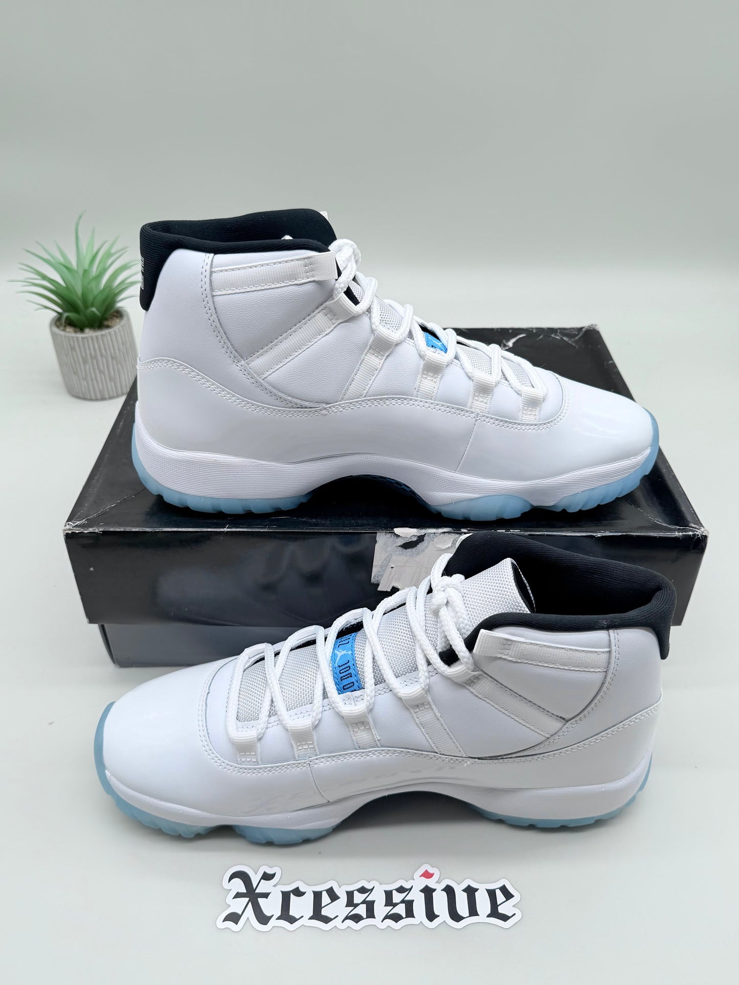 Jordan 11 Legend Blue