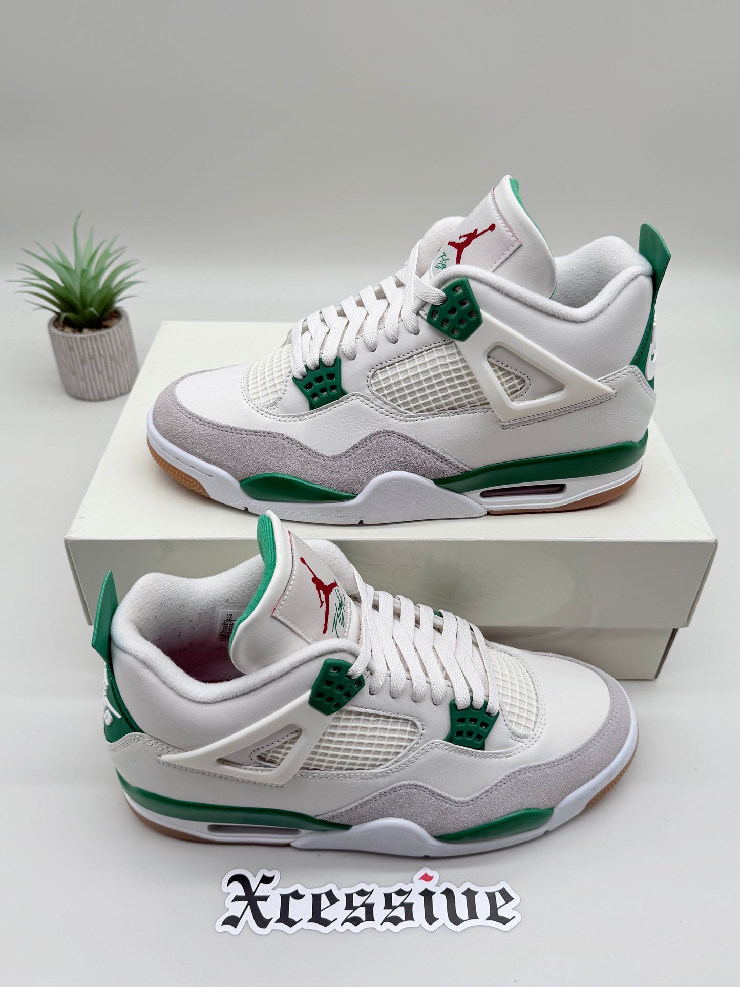 Jordan 4 SB Pine Green