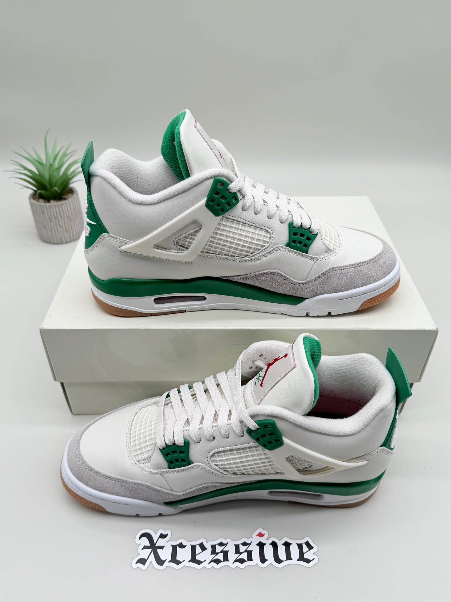 Jordan 4 SB Pine Green