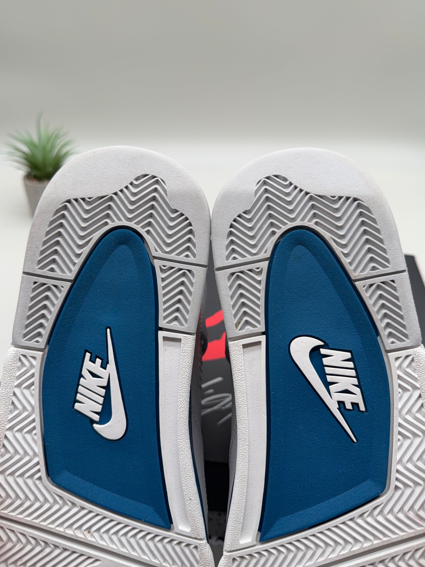 Jordan 4 Military Blue