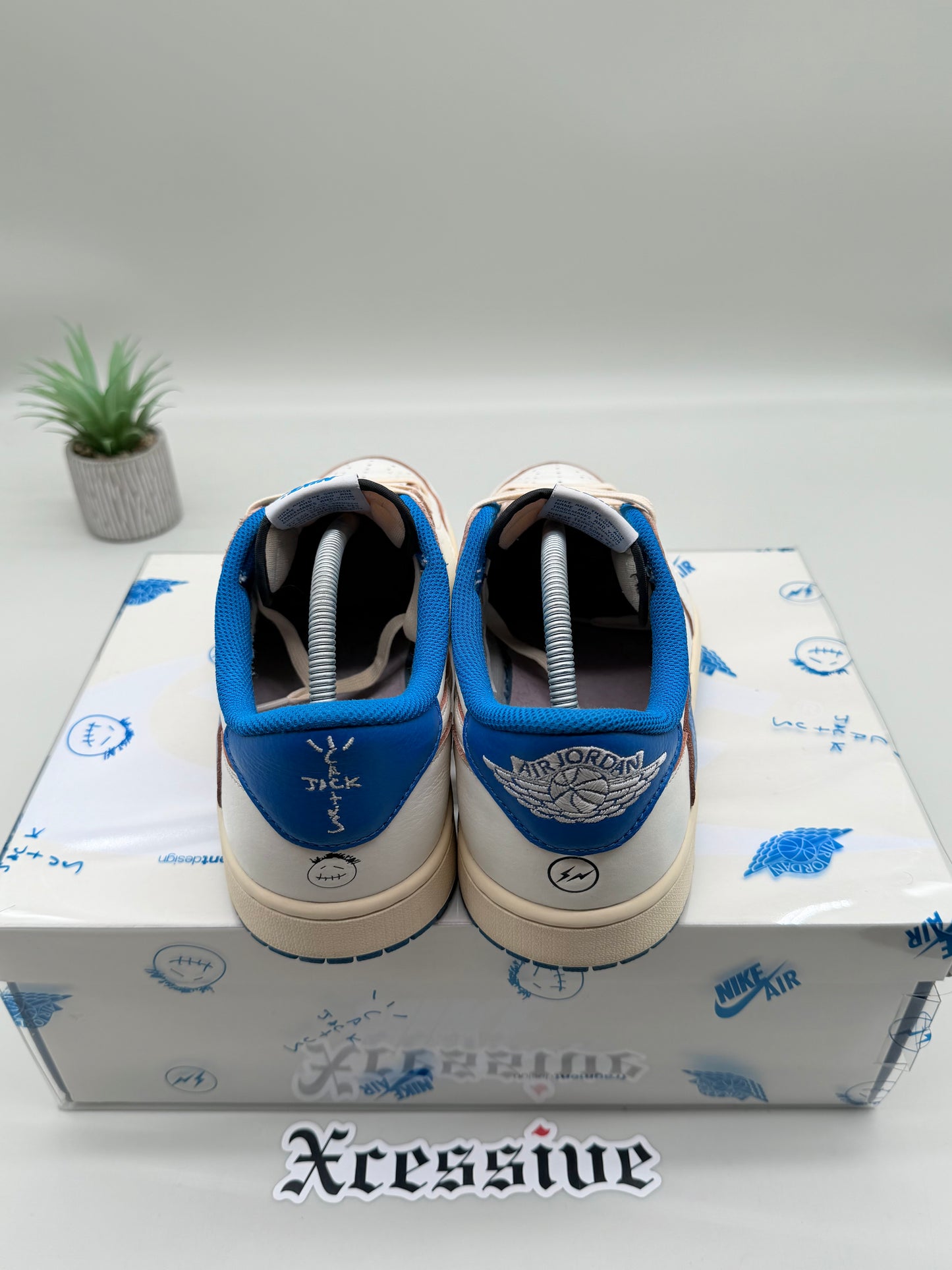 Jordan 1 Low Travis Scott Fragment