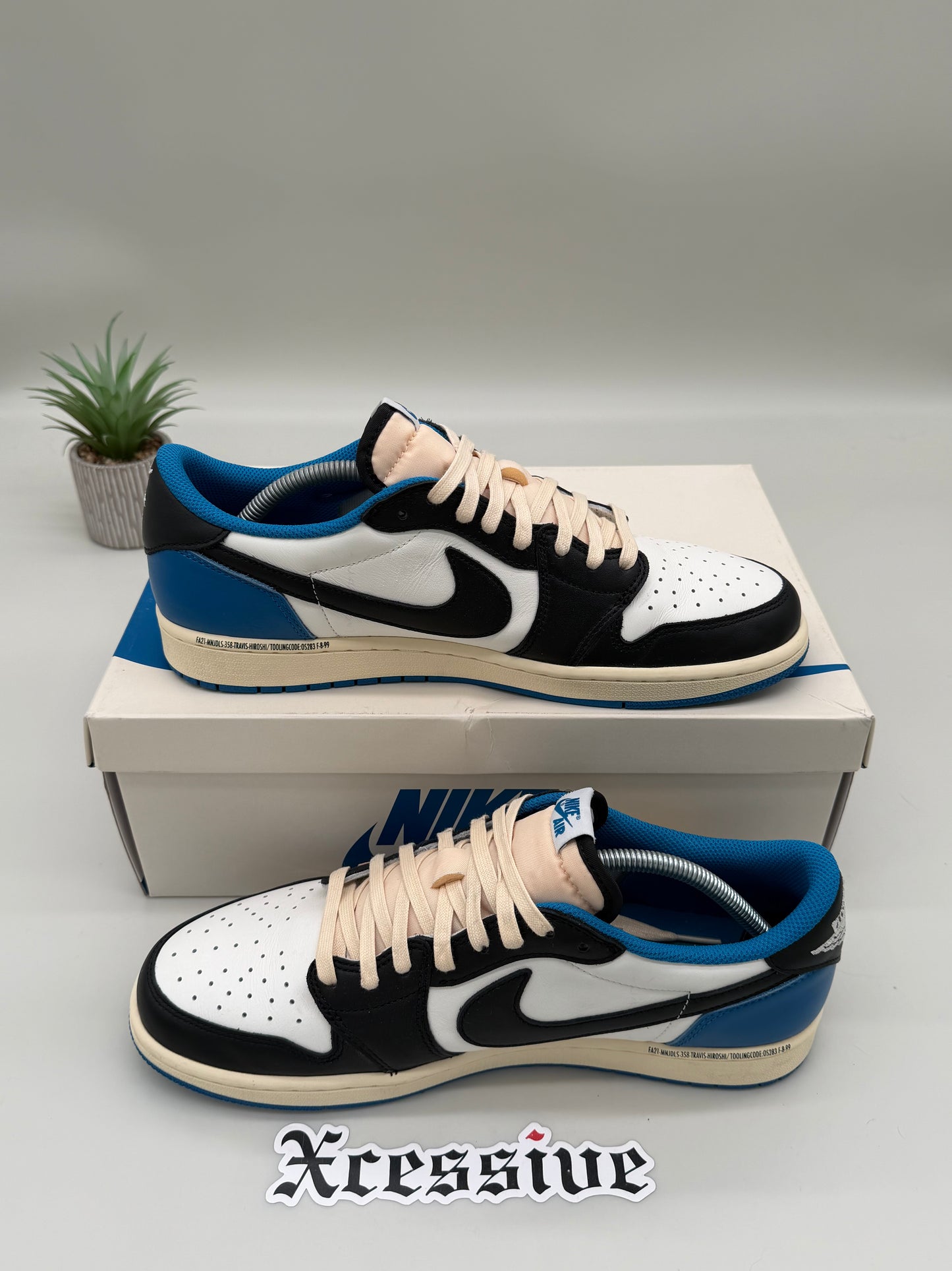 Jordan 1 Low Travis Scott Fragment