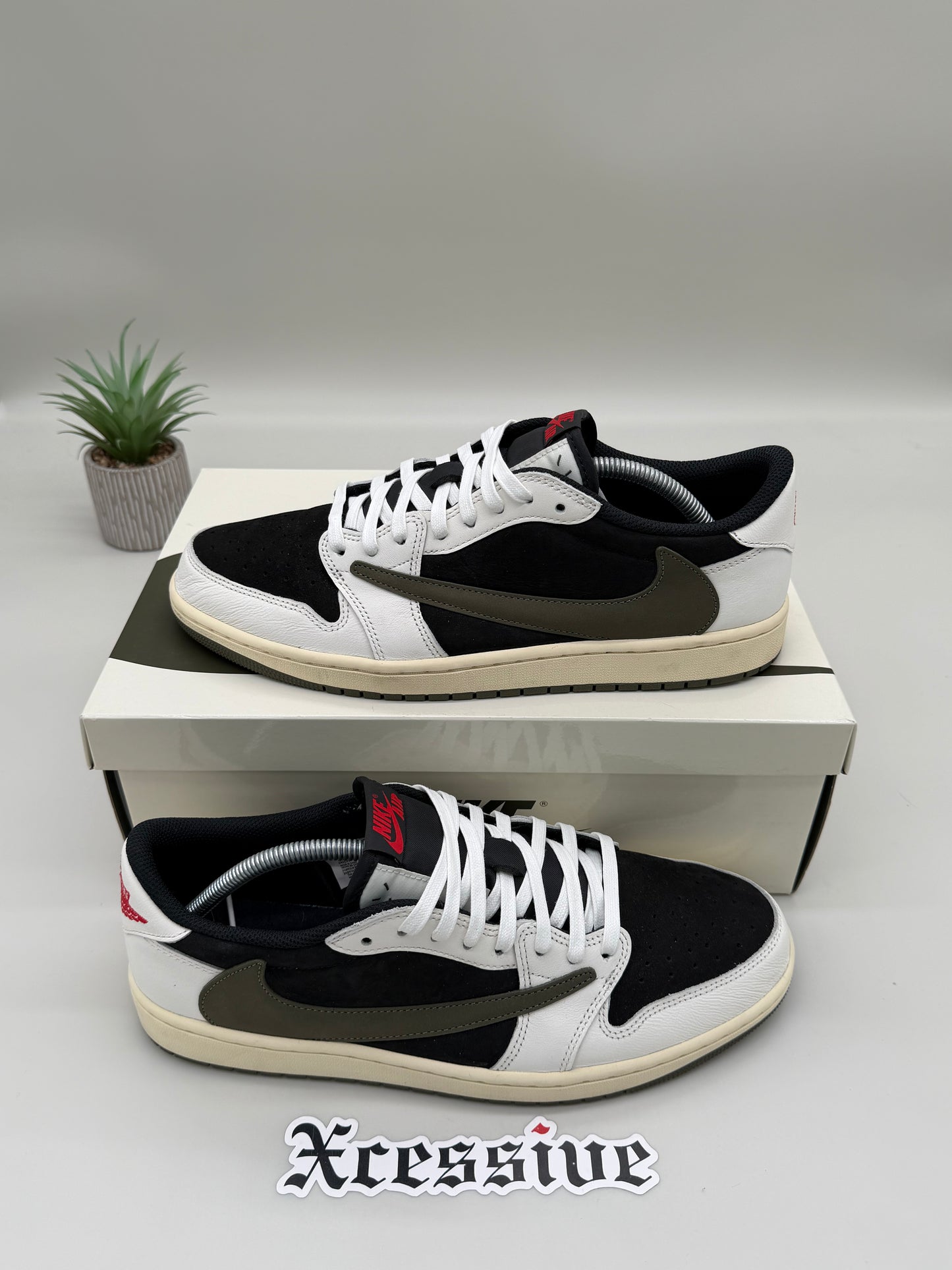 Jordan 1 Low Travis Scott Olive