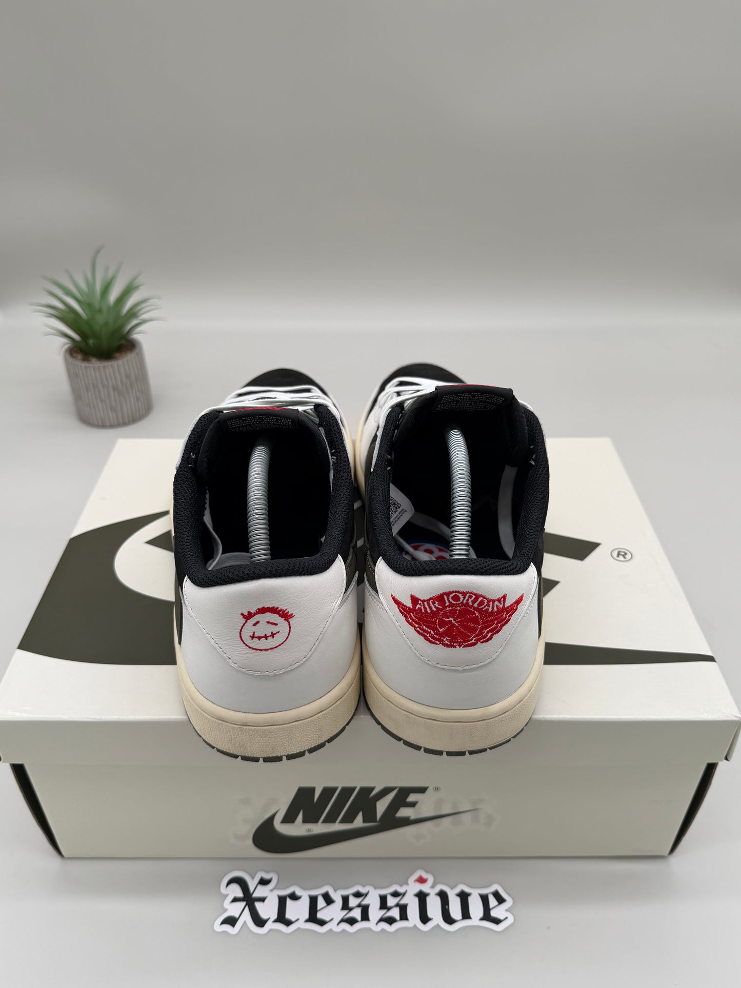 Jordan 1 Low Travis Scott Olive