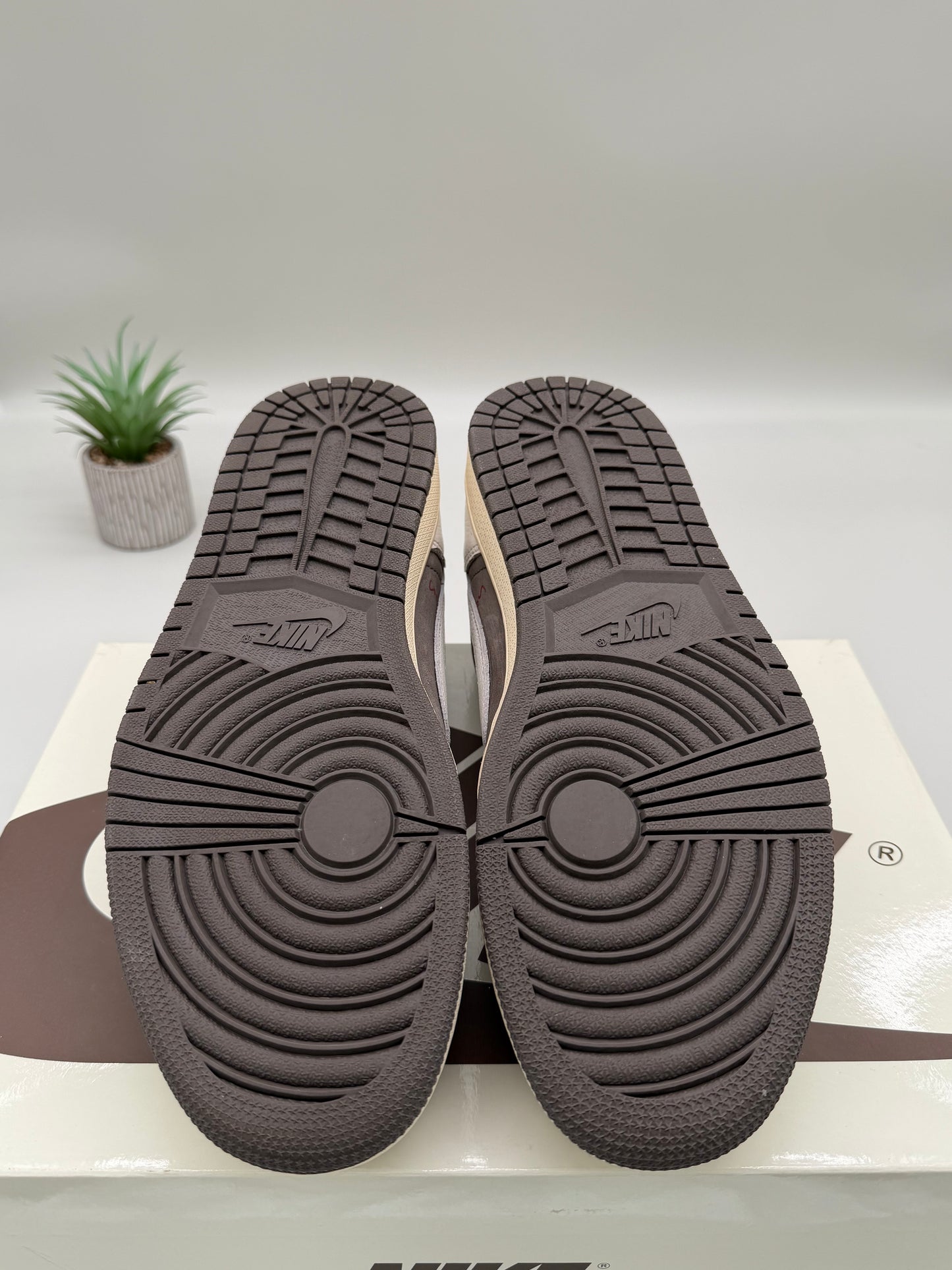 Jordan 1 Low Travis Scott Reverse Mocha