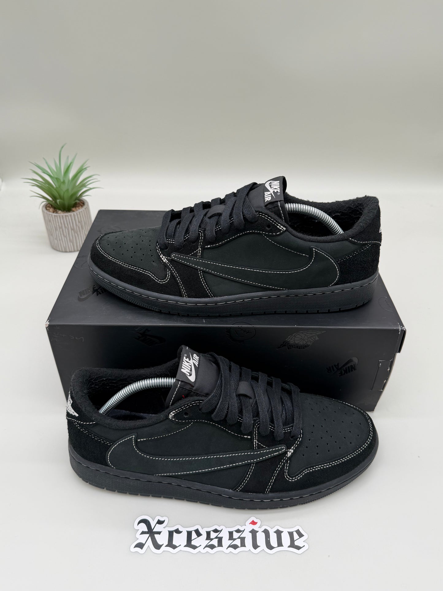 Jordan 1 Low Travis Scott Phantom