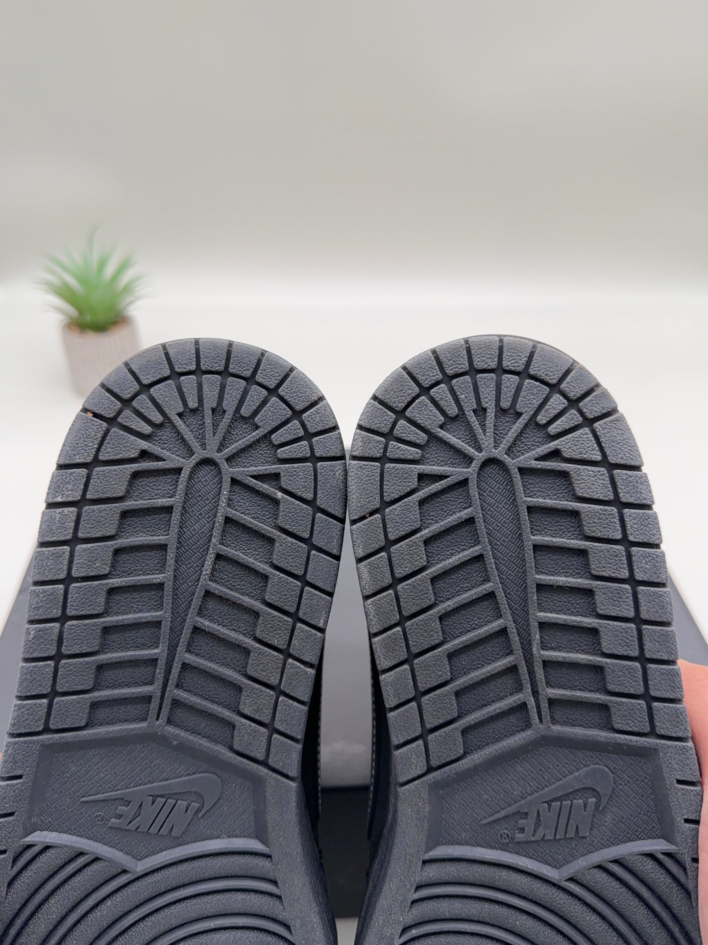 Jordan 1 Low Travis Scott Phantom