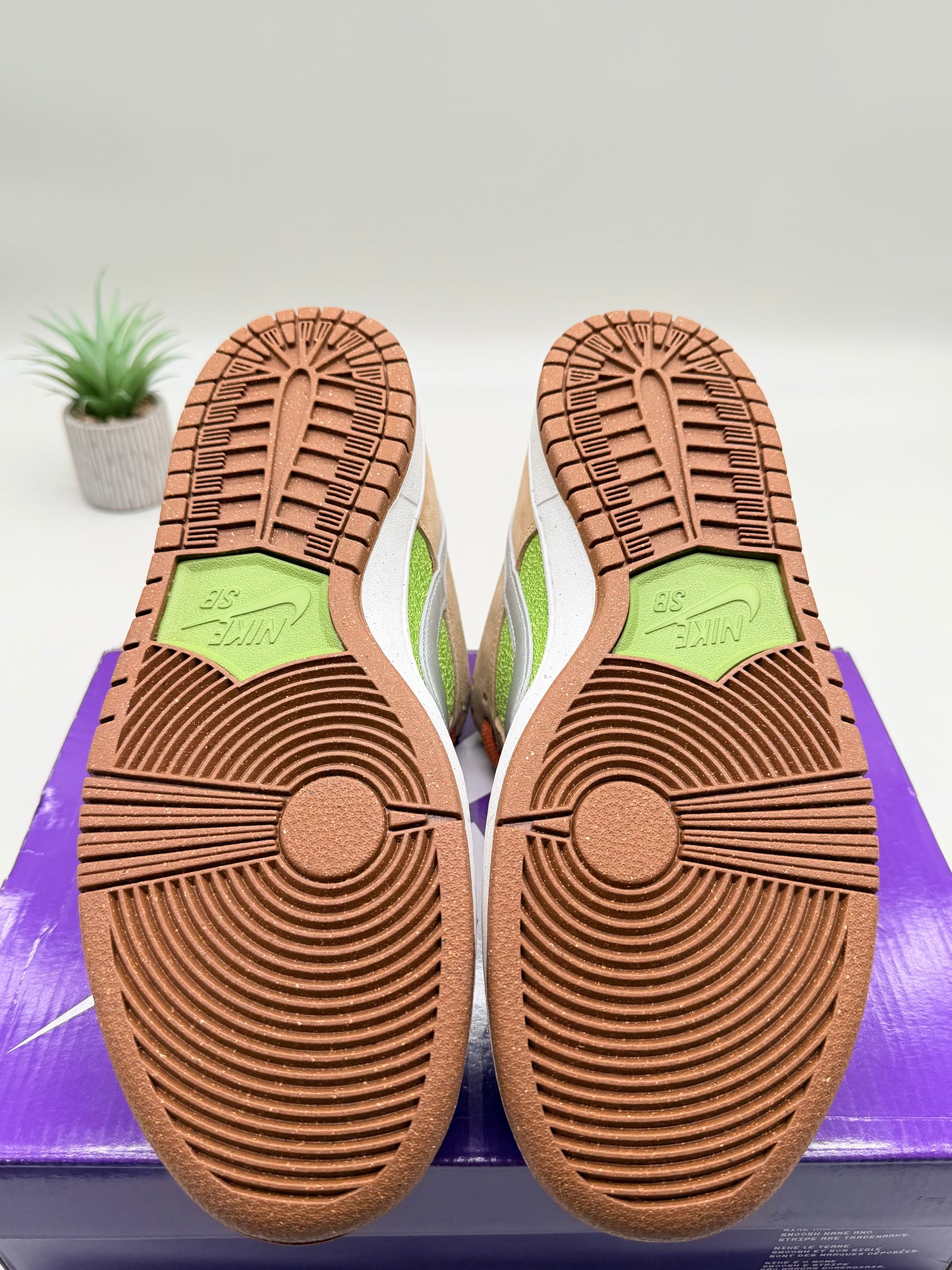 Nike SB Dunk Low Escargot