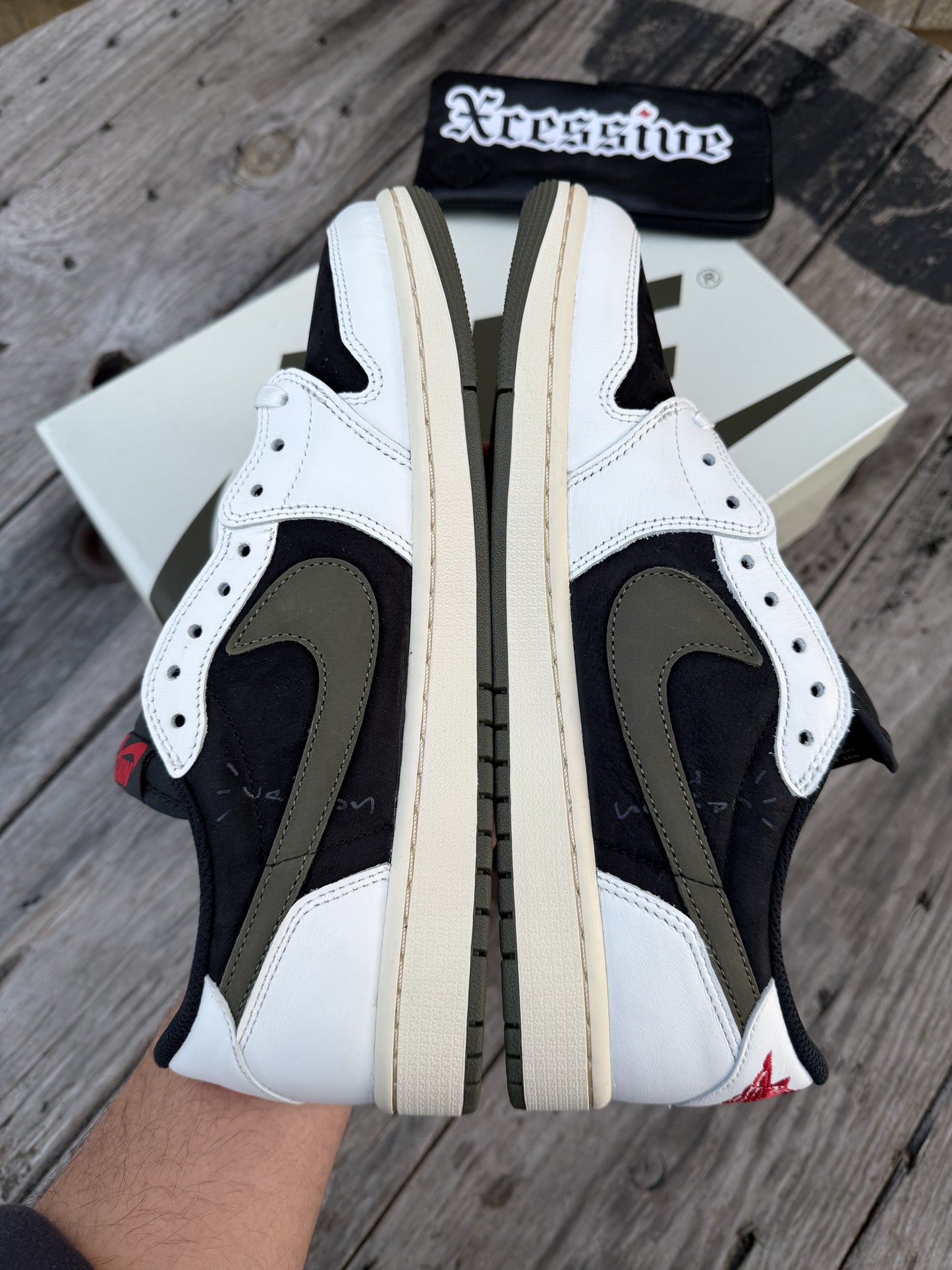 Jordan 1 Low Travis Scott Olive