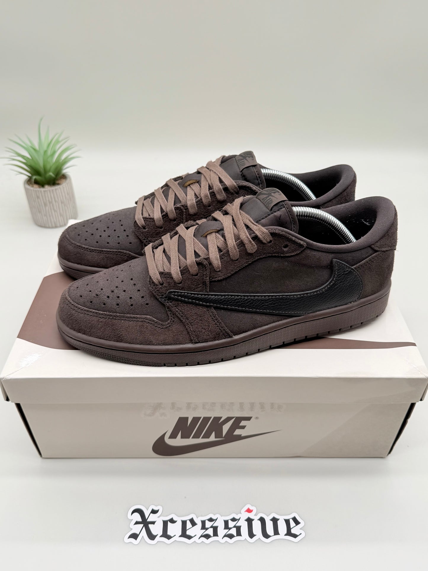 Jordan 1 Low Travis Scott Velvet