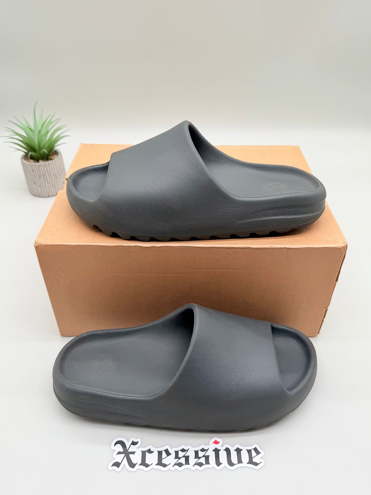 Adidas Yeezy Slide Dark Onyx