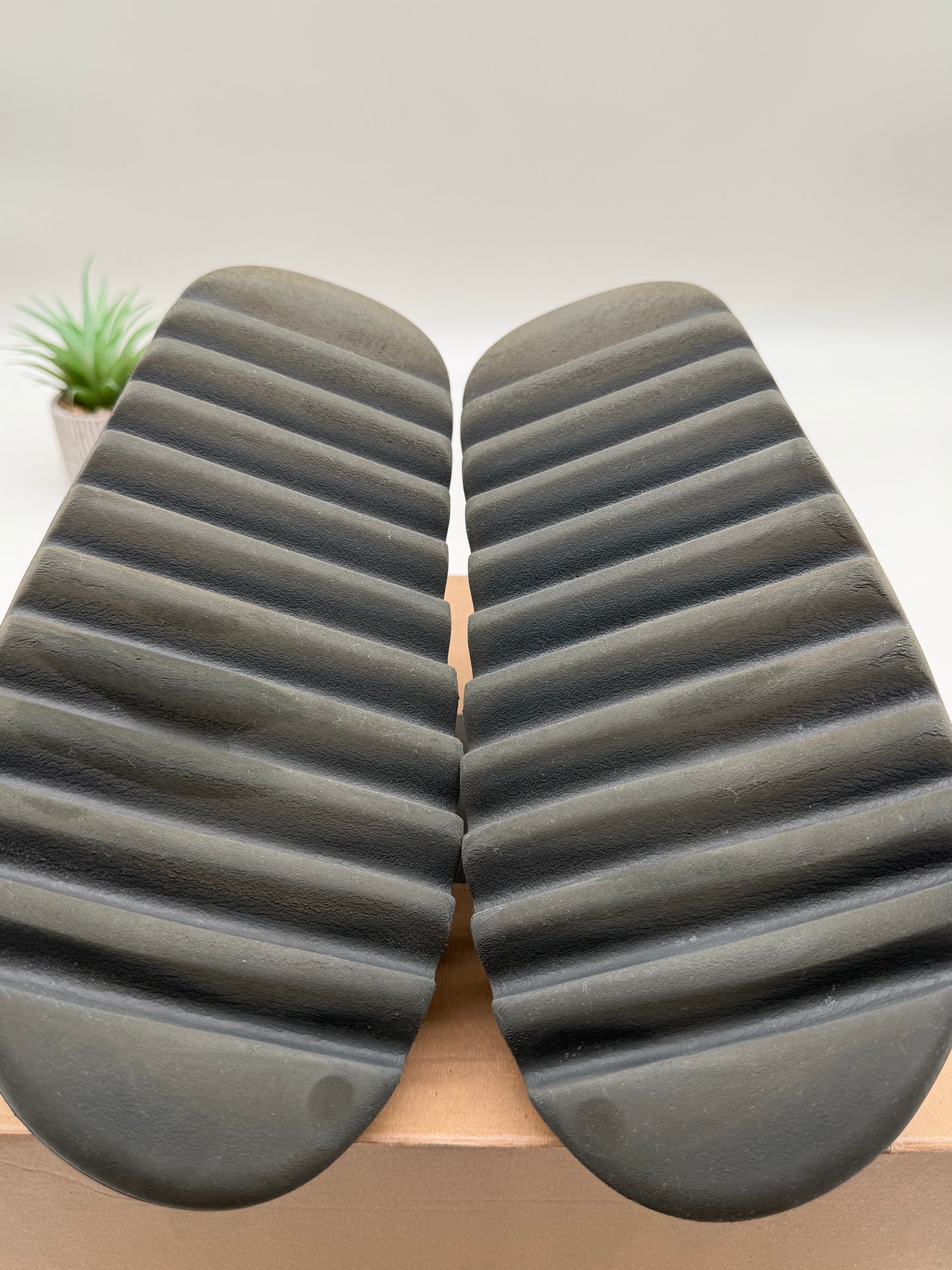 Adidas Yeezy Slide Dark Onyx