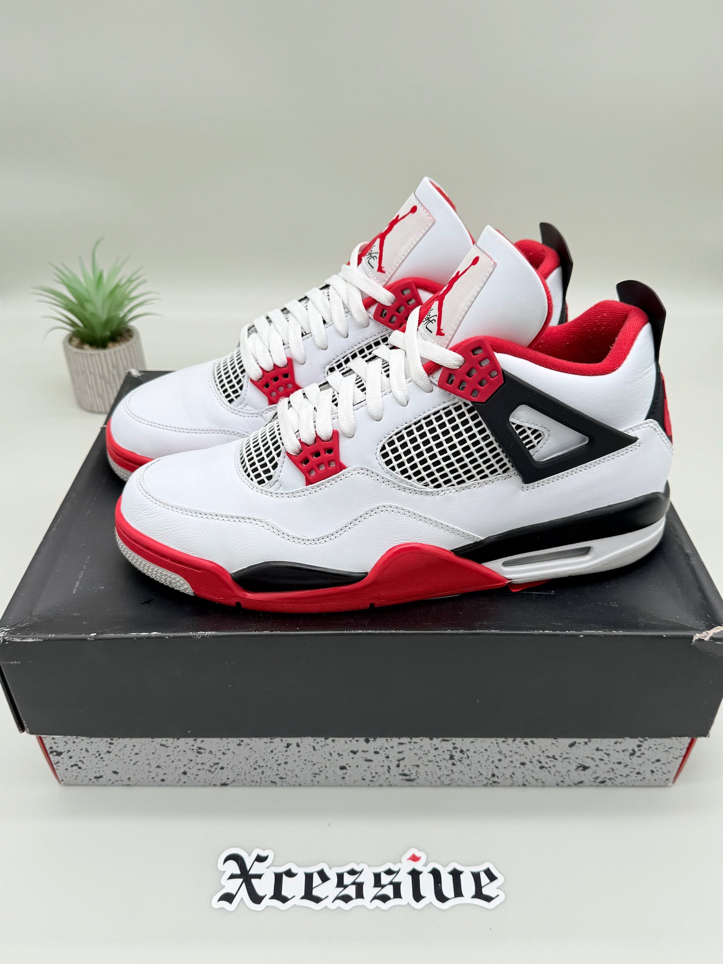 Jordan 4 Fire Red