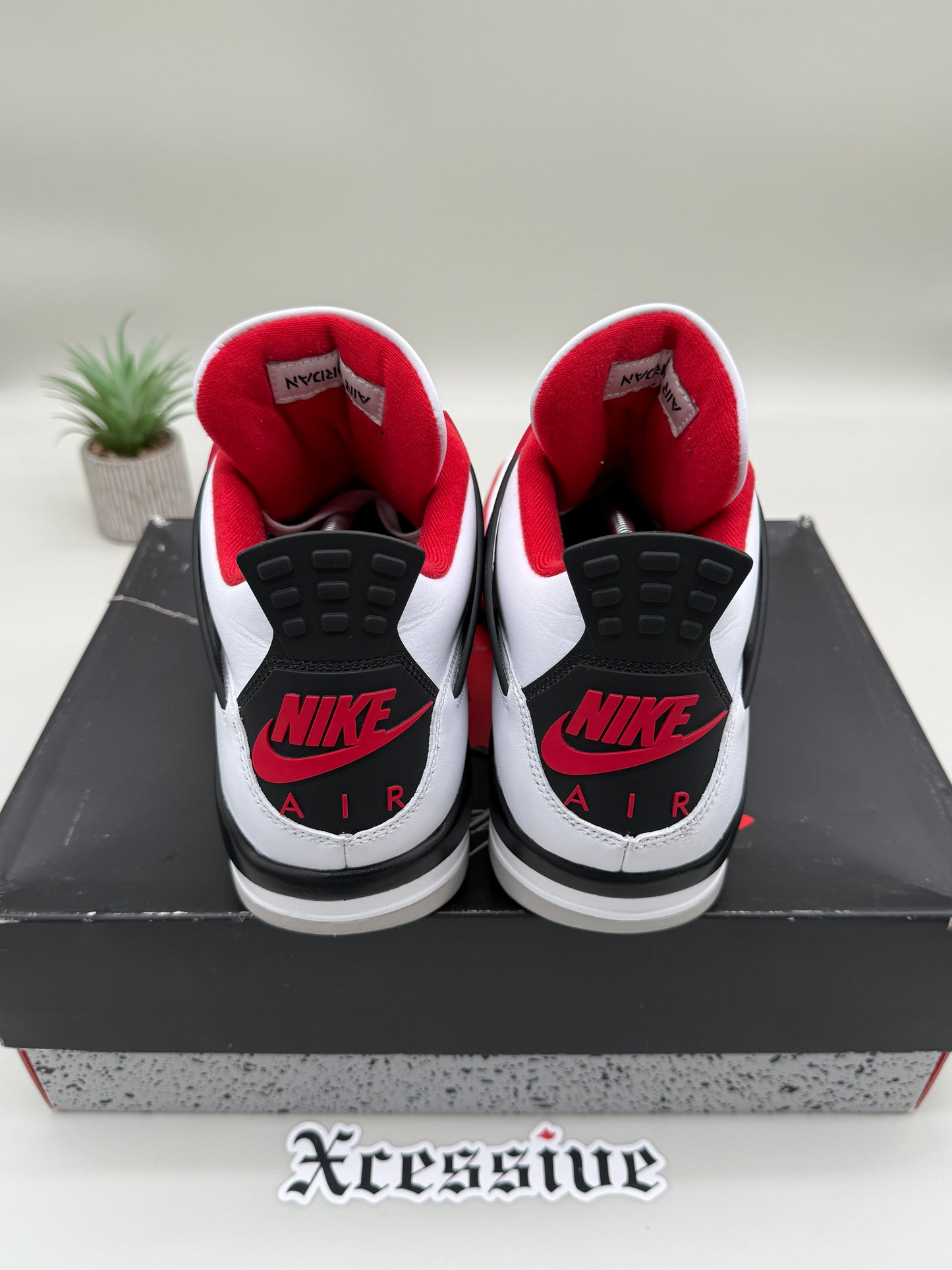 Jordan 4 Fire Red