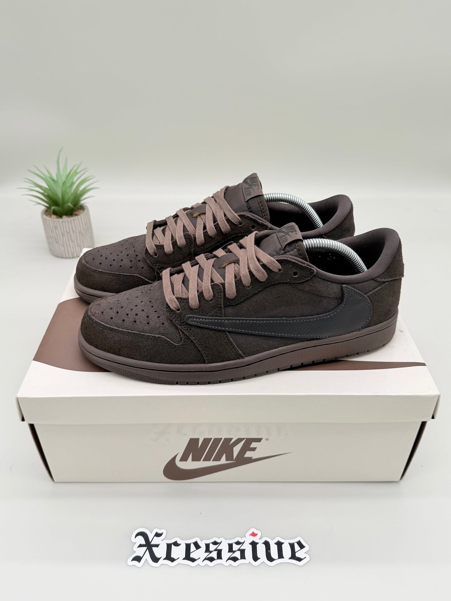 Jordan 1 Low Travis Scott Velvet