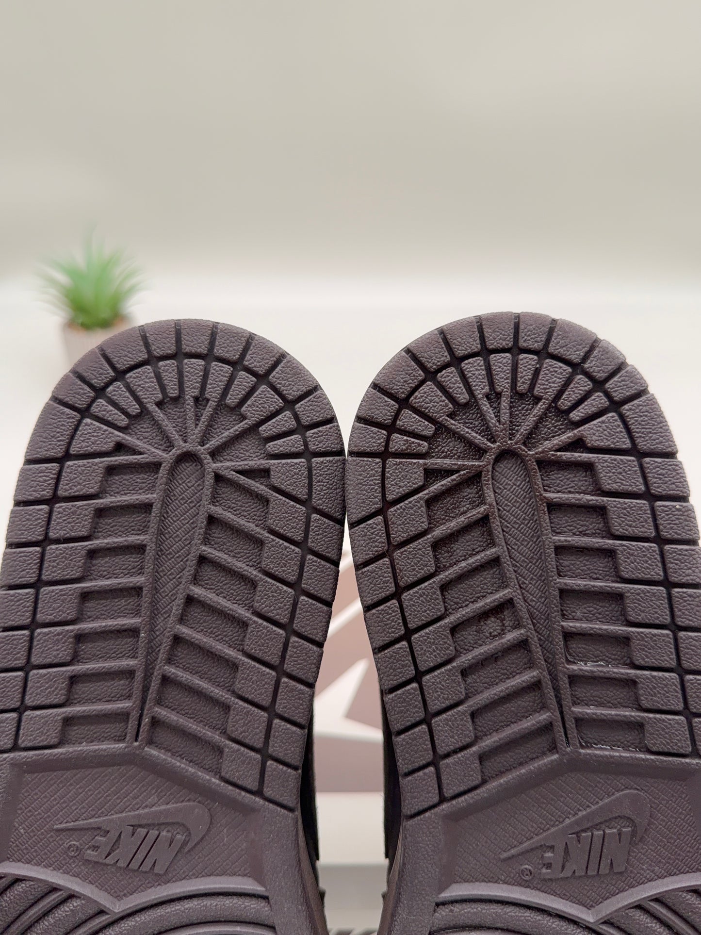 Jordan 1 Low Travis Scott Velvet