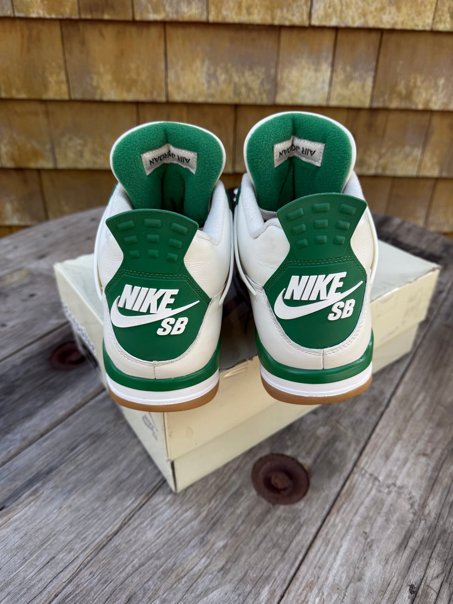 Jordan 4 SB Pine Green