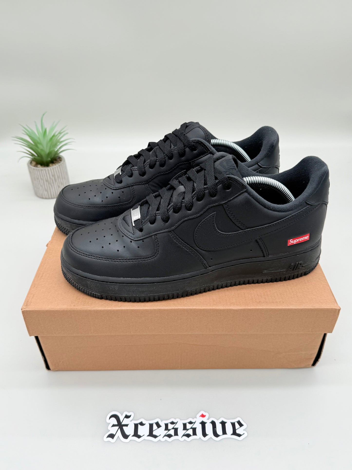Nike Air Force 1 Supreme Black