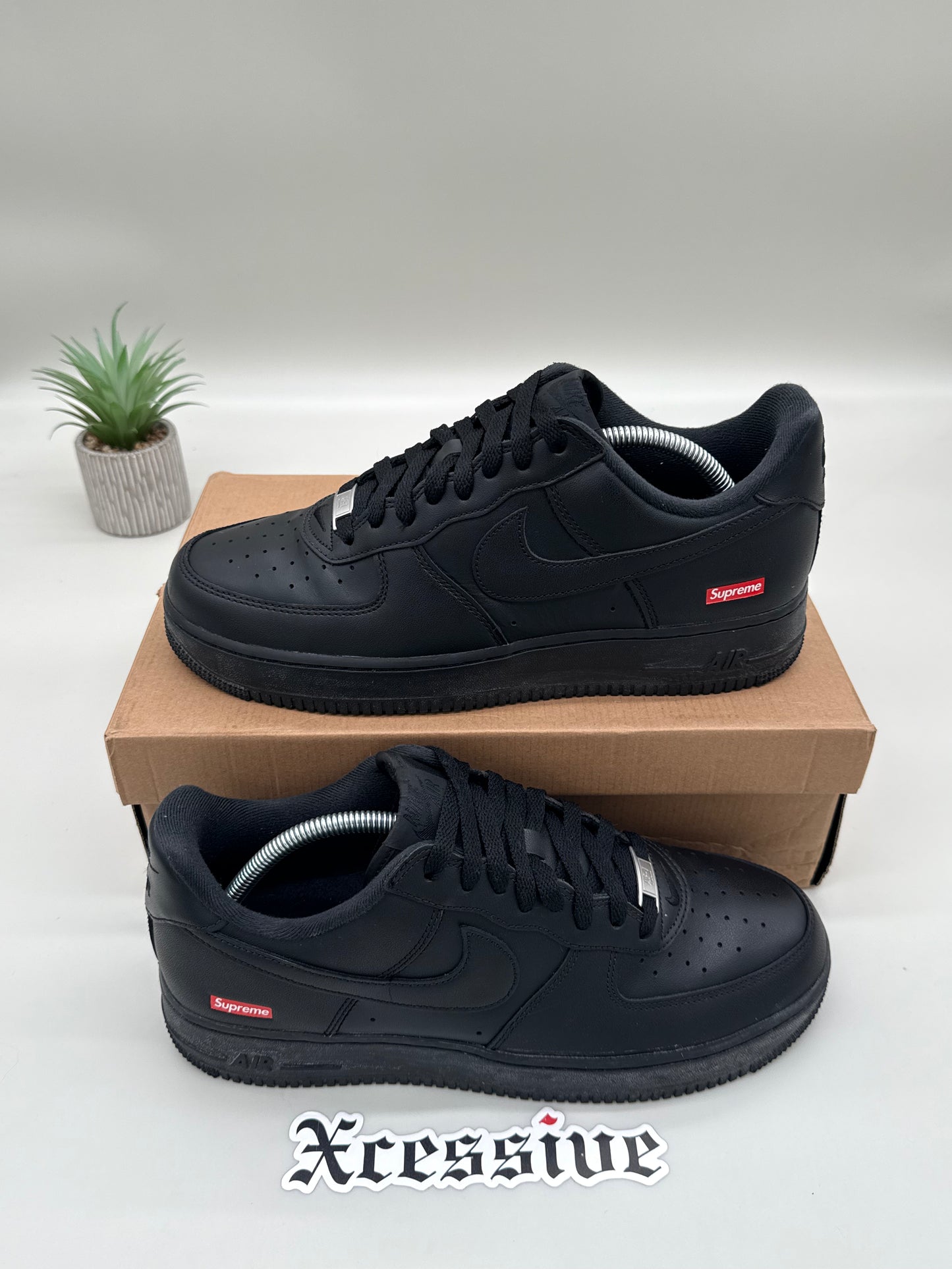 Nike Air Force 1 Supreme Black
