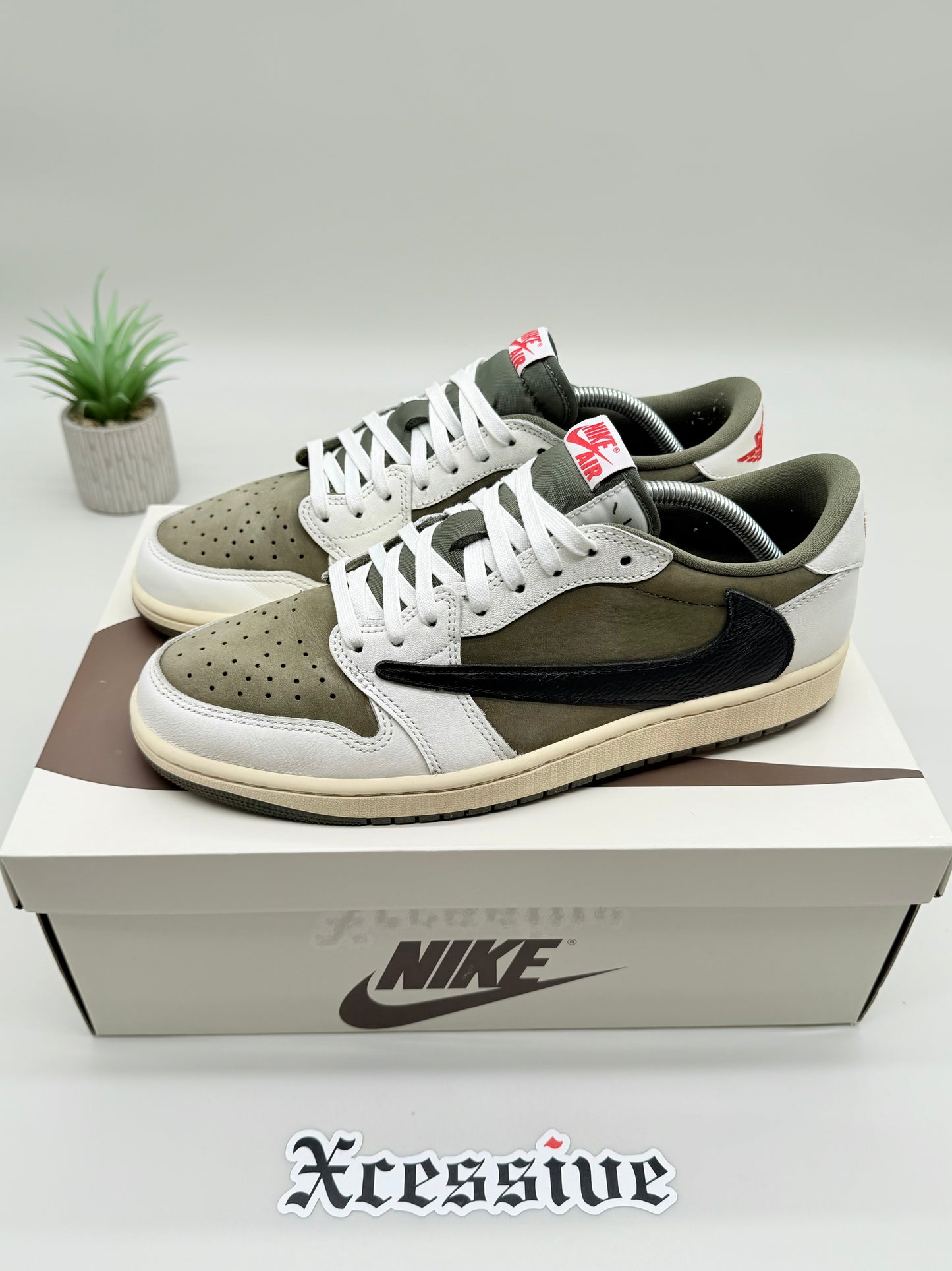 Jordan 1 Low Travis Scott Medium Olive