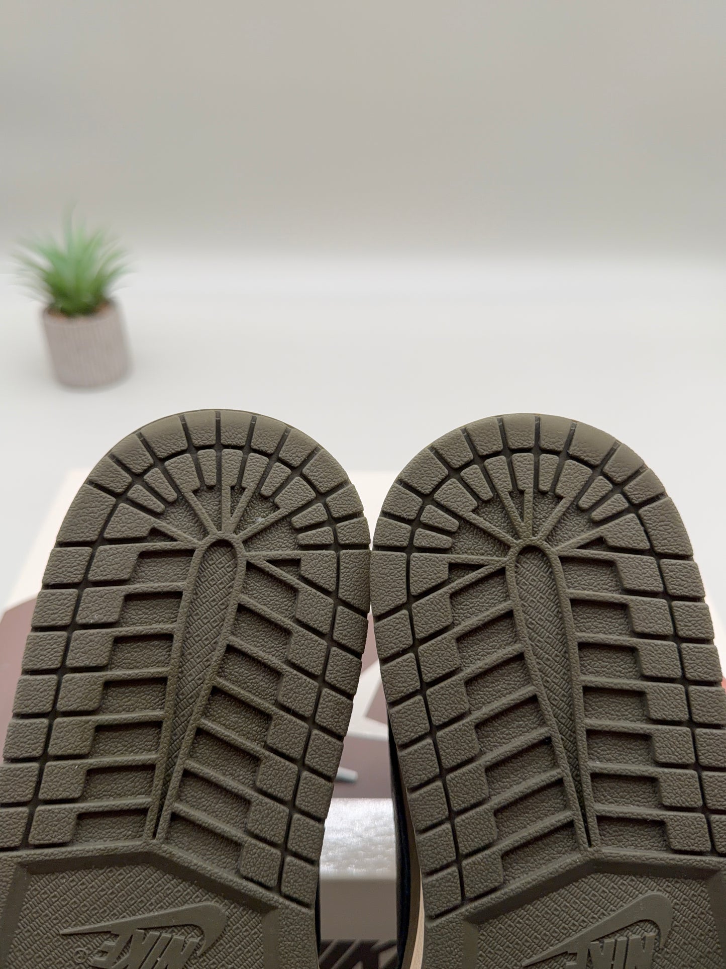 Jordan 1 Low Travis Scott Medium Olive