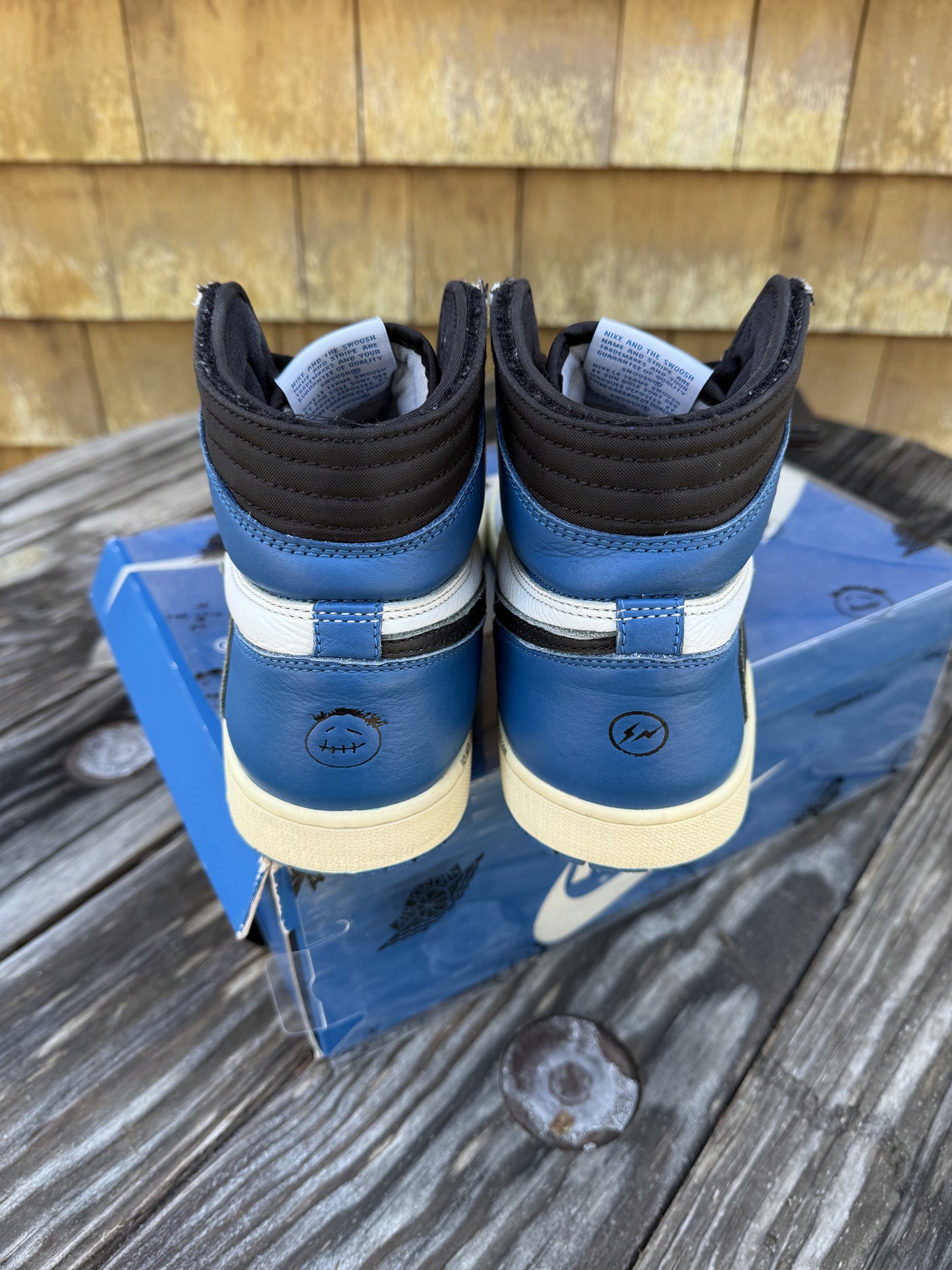 Jordan 1 Travis Scott Fragment