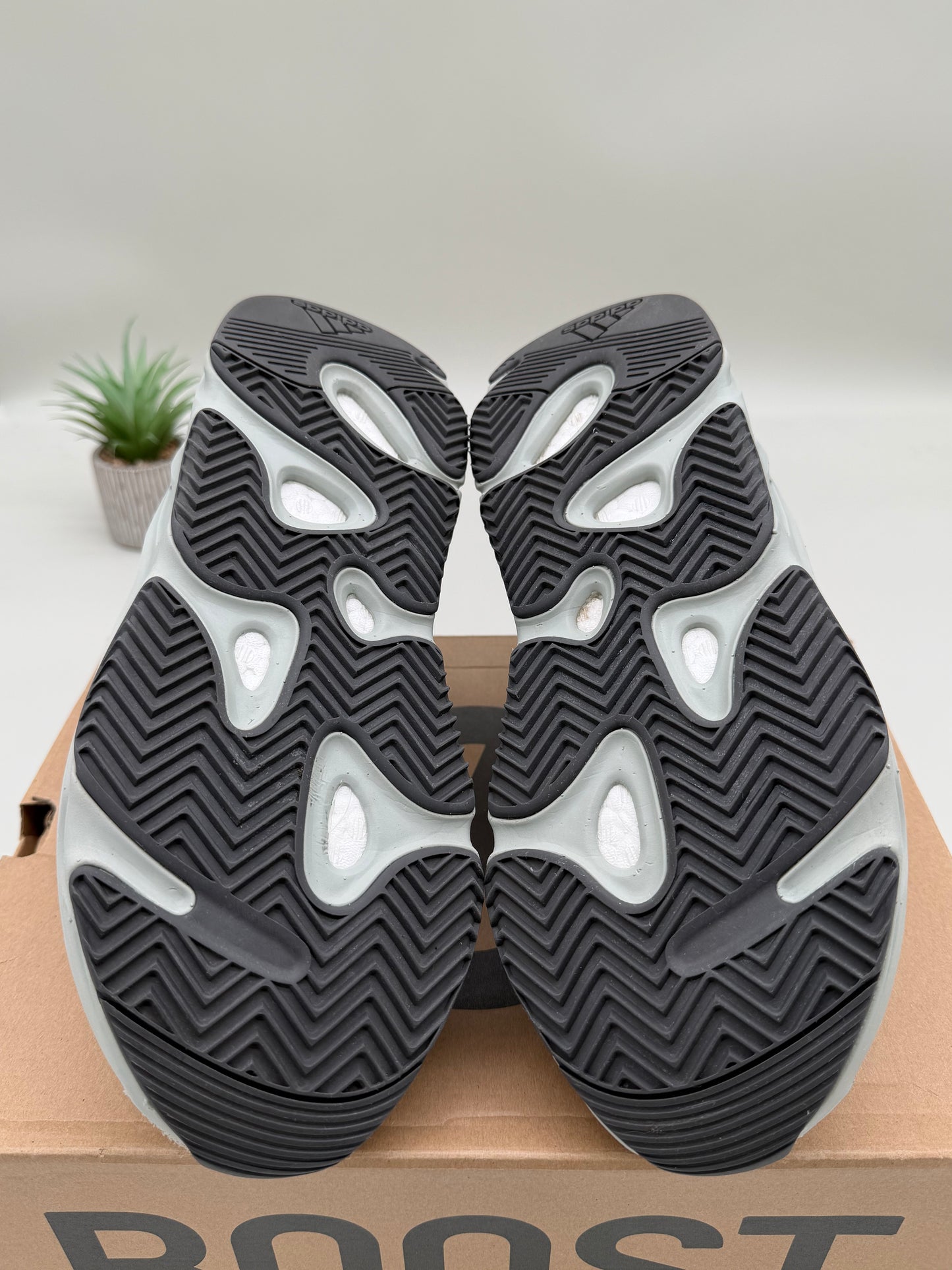 adidas Yeezy Boost 700 Salt