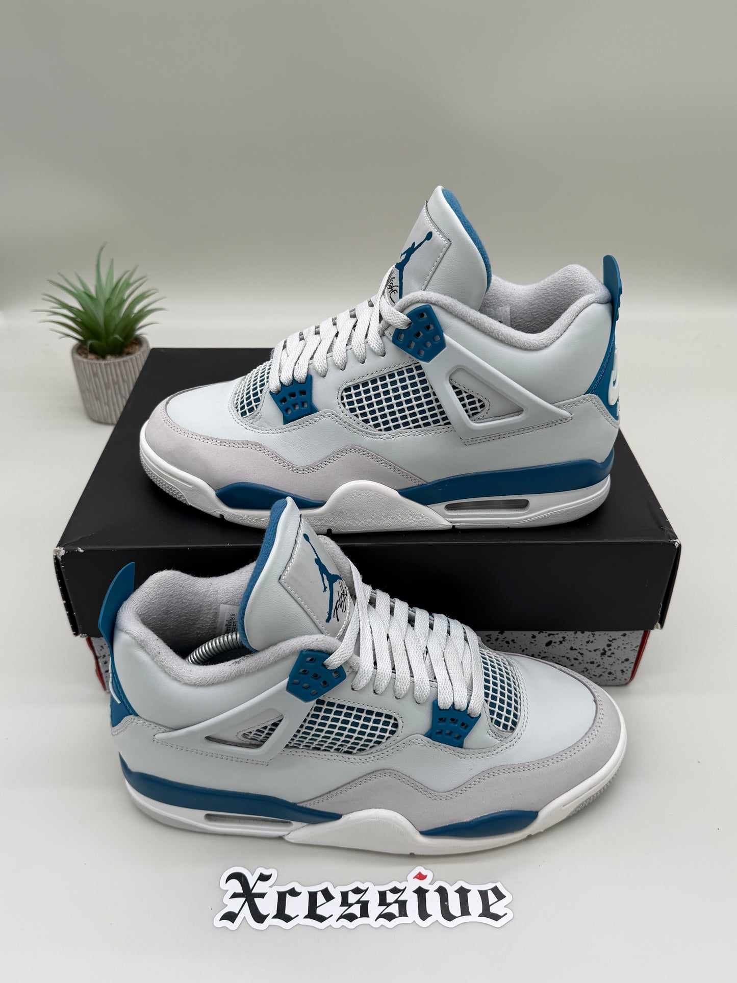 Jordan 4 Military Blue