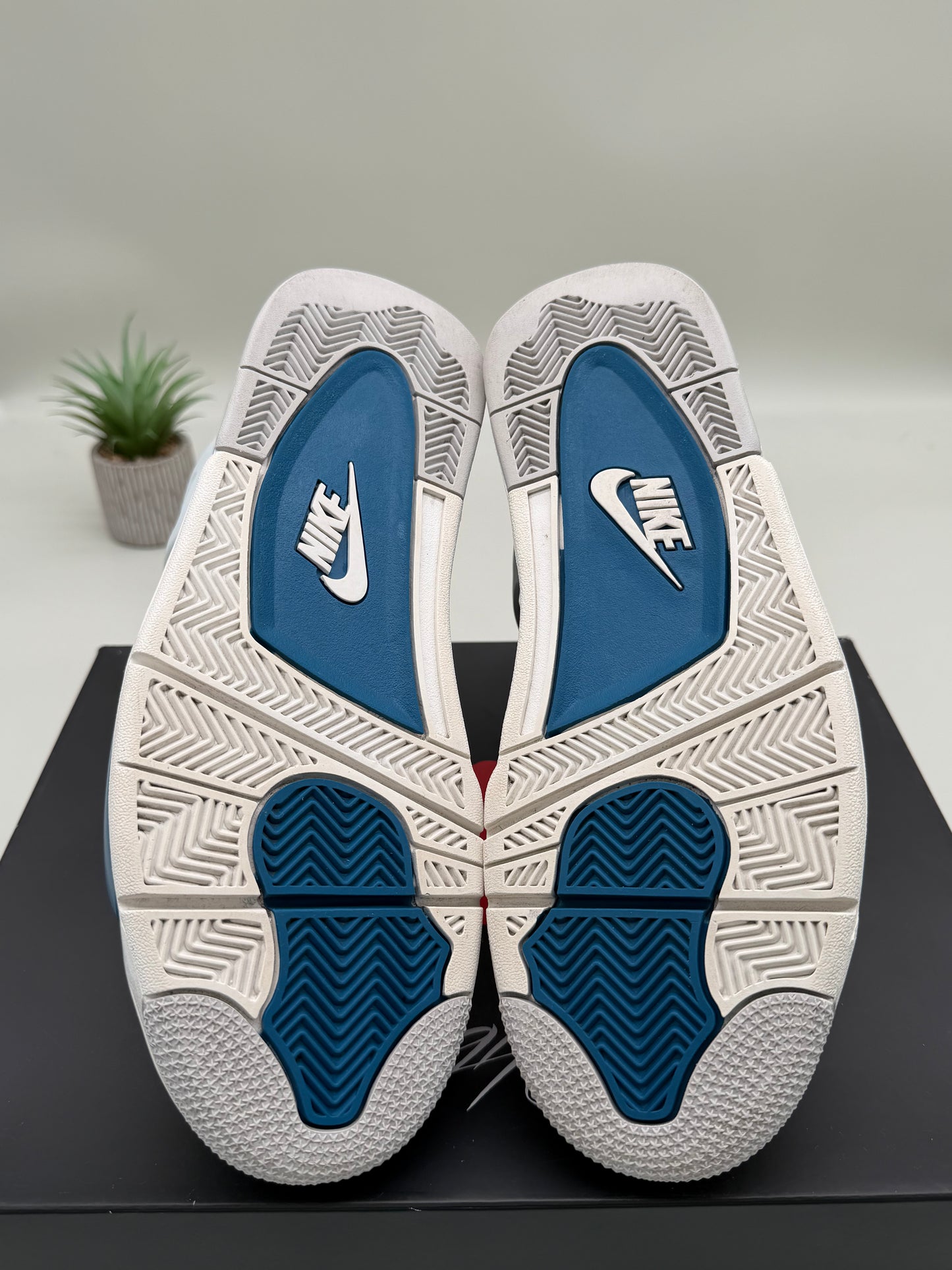 Jordan 4 Military Blue