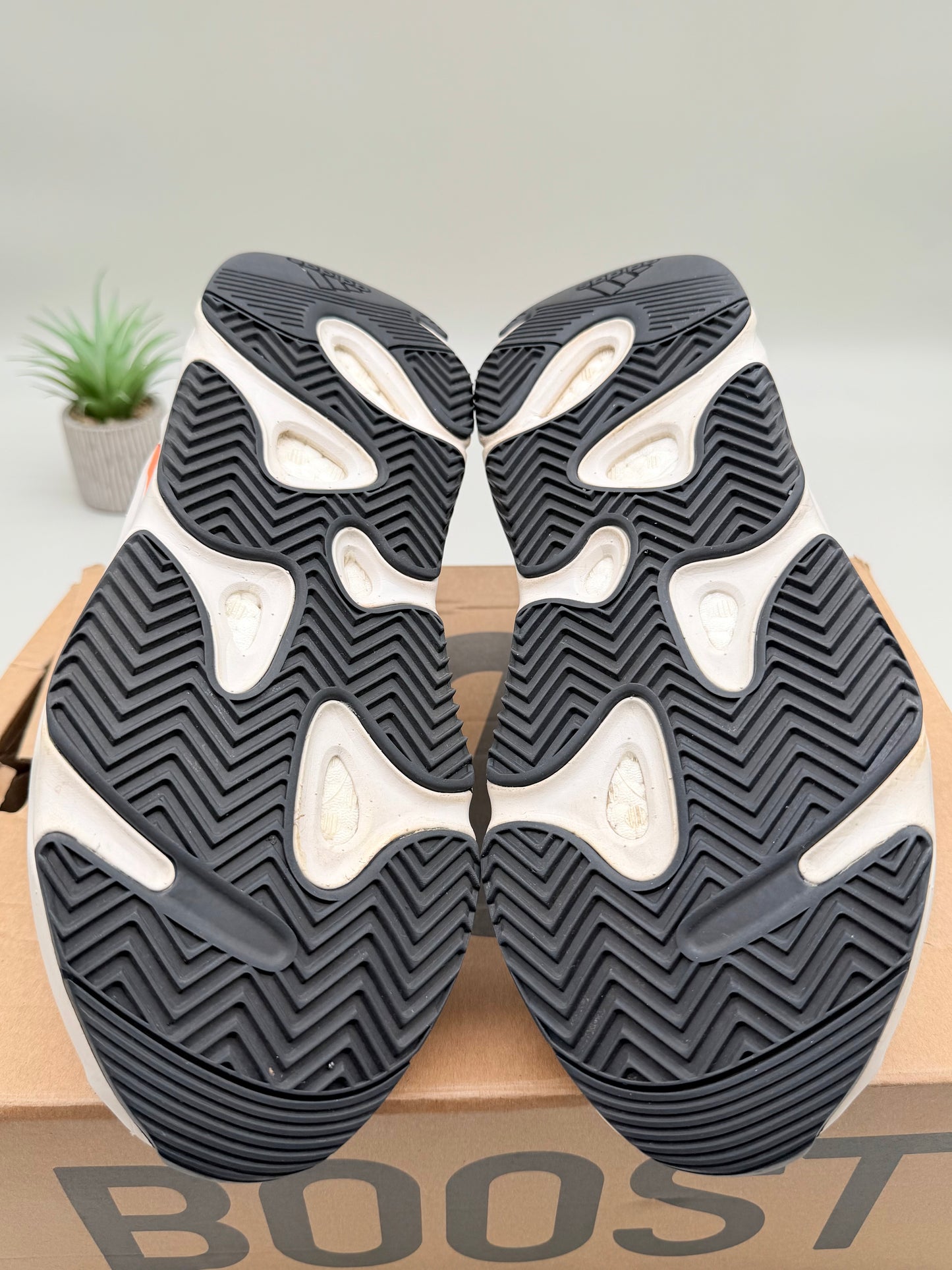 adidas Yeezy Boost 700 Wave Runner