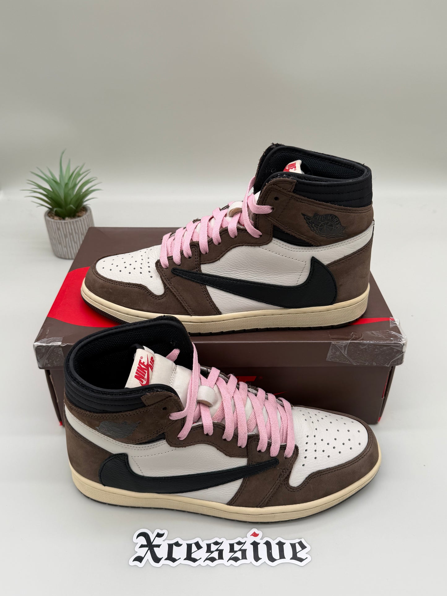 Jordan 1 Travis Scott Mocha