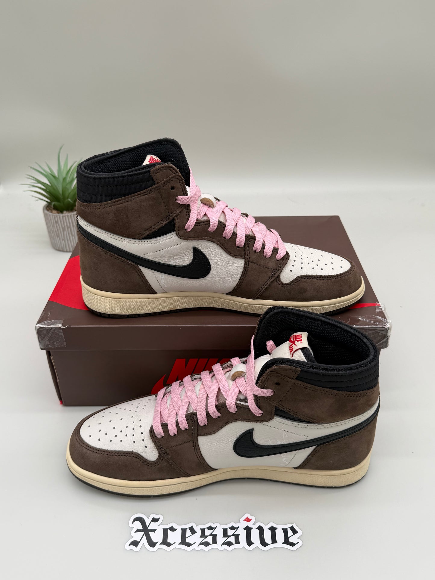 Jordan 1 Travis Scott Mocha