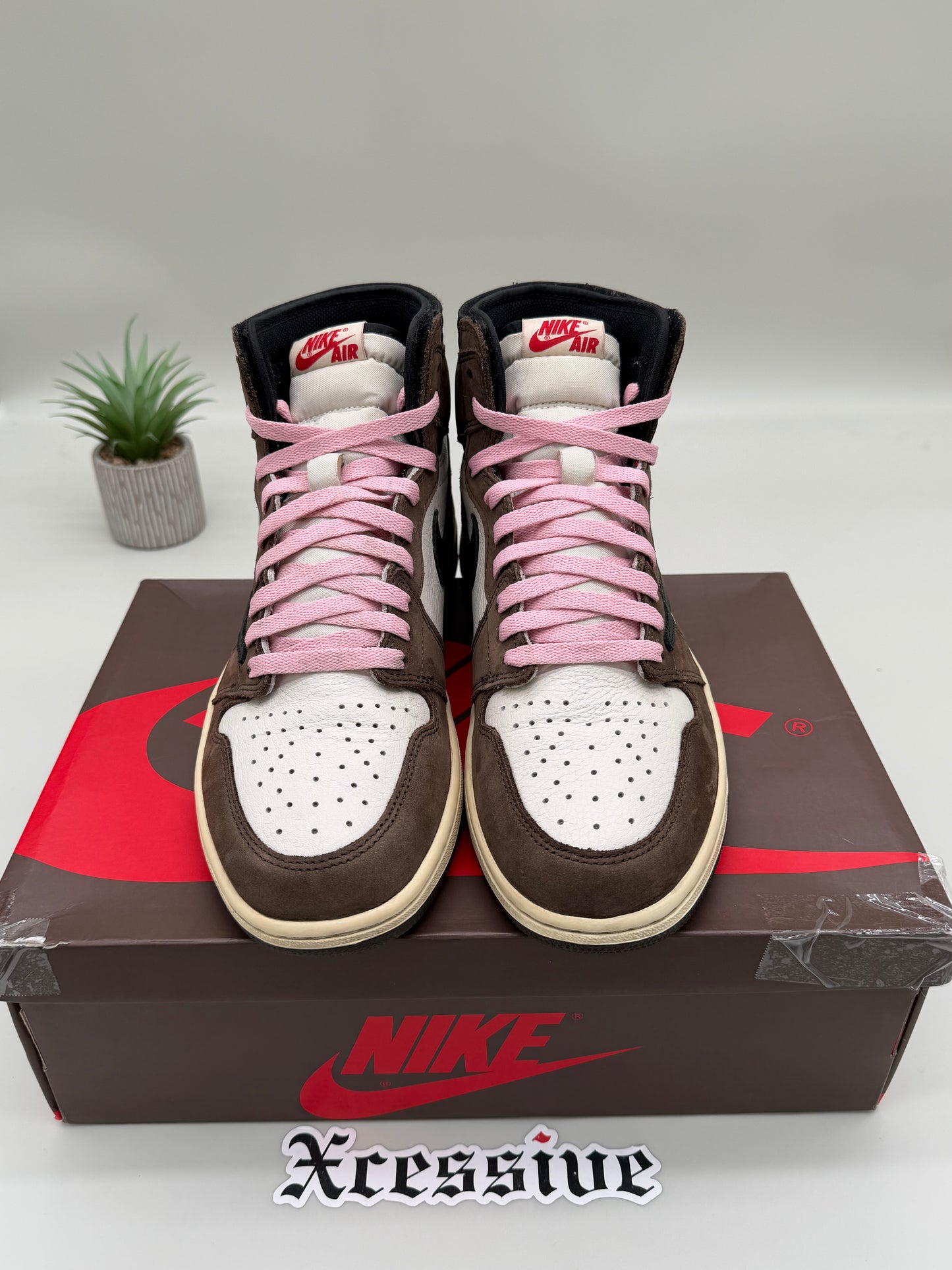 Jordan 1 Travis Scott Mocha