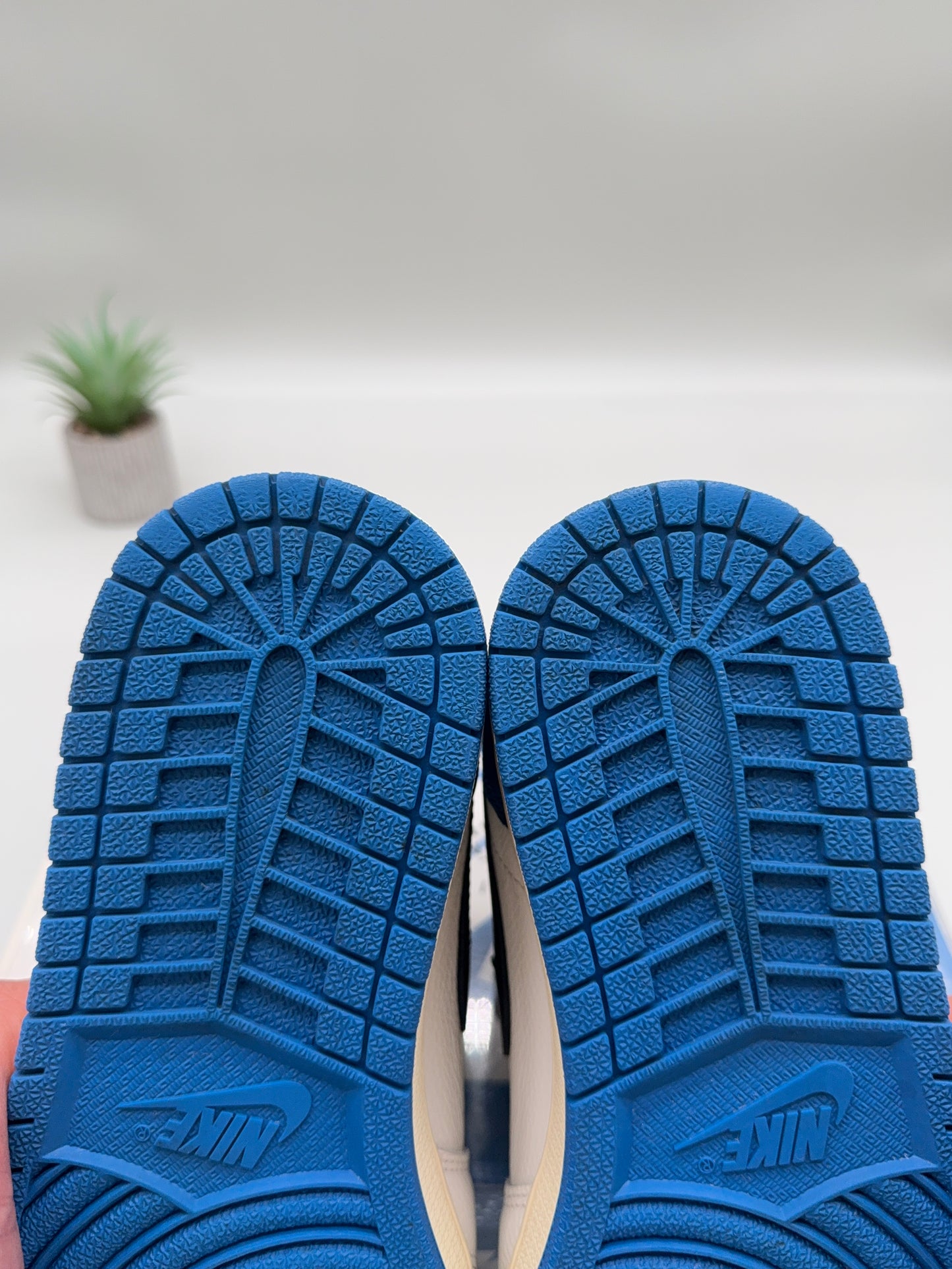 Jordan 1 Travis Scott Fragment